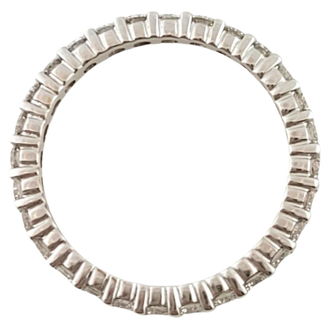 Anneau d'éternité en or blanc 14 carats avec diamants taille 6 n° 14770 en vente