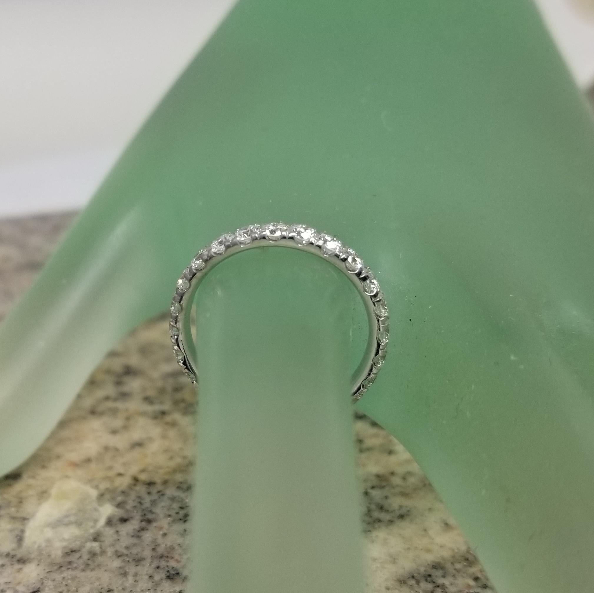 14k White Gold Diamond Eternity Ring with 1.75cts. In New Condition For Sale In Los Angeles, CA