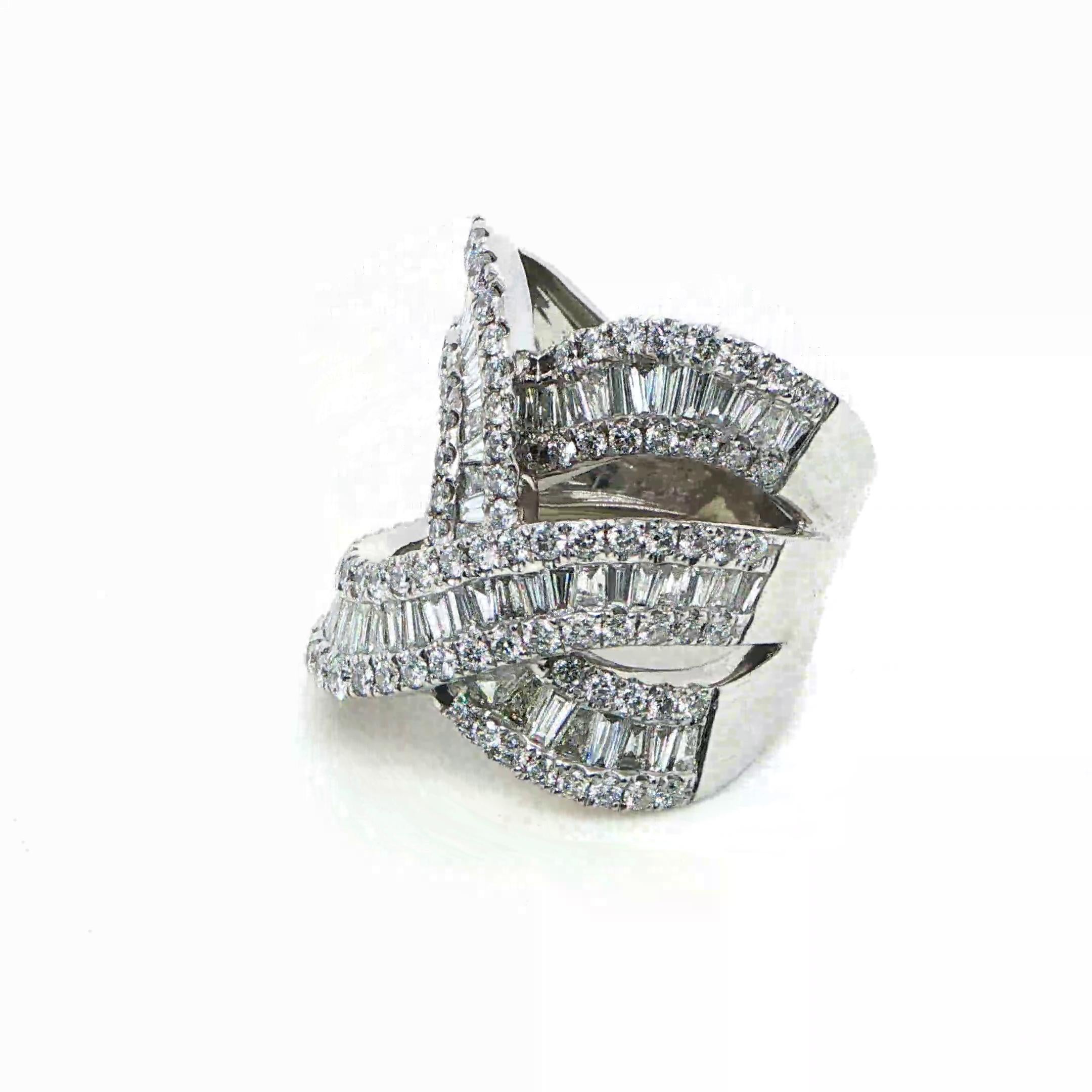 Taglio baguette 14K White Gold Diamond Fashion Ring in vendita
