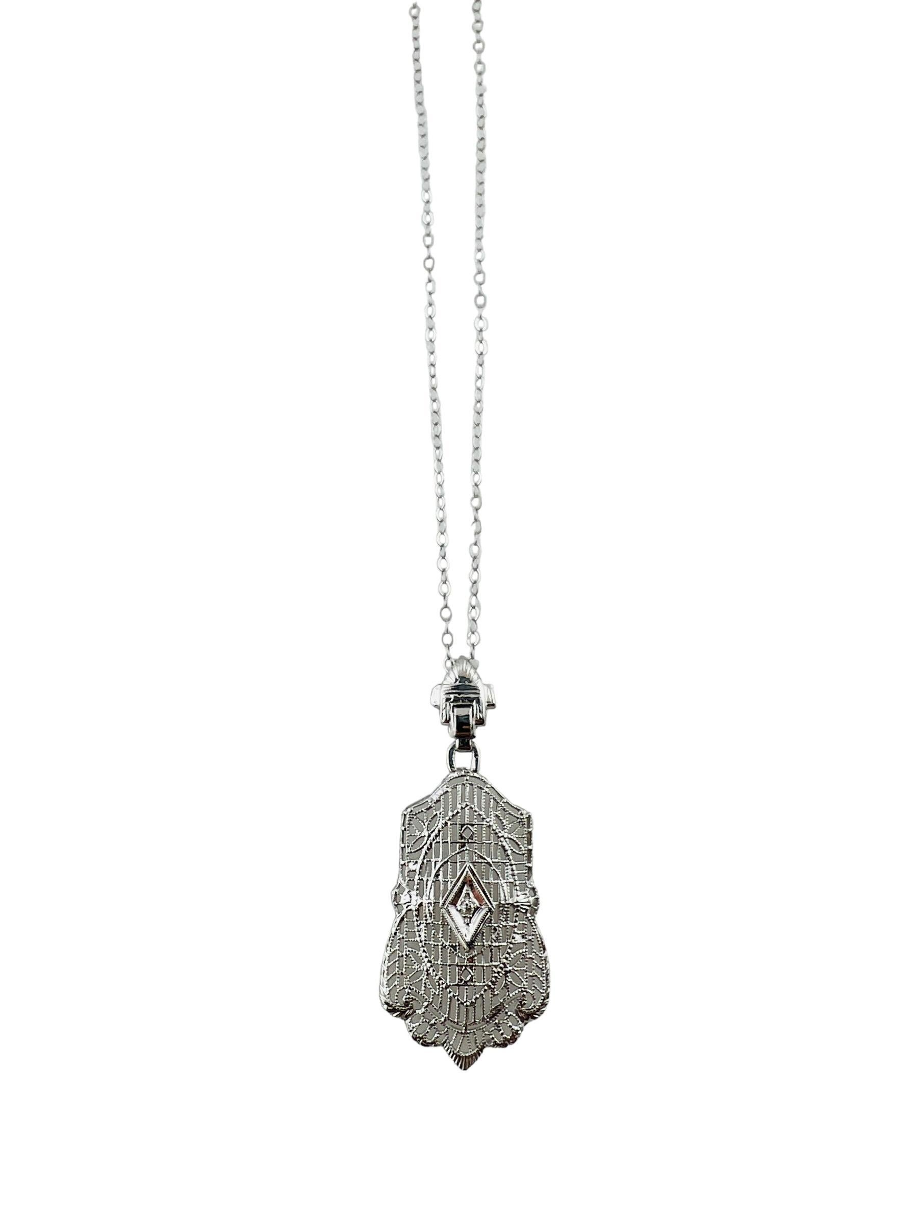 Collier pendentif filigrane en or blanc 14 carats avec diamants n° 16580 Bon état - En vente à Washington Depot, CT