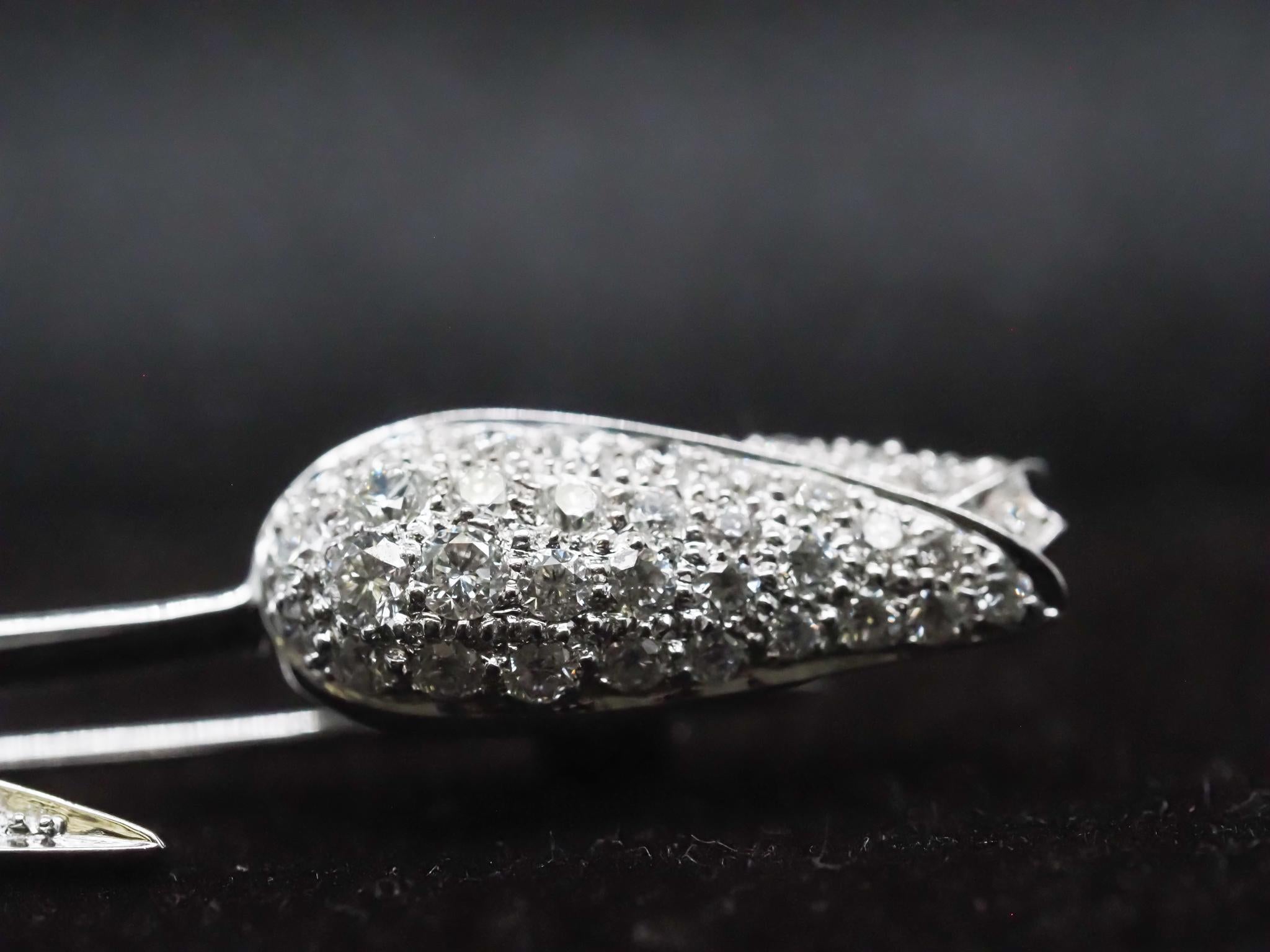 14K White Gold Diamond Flower Brooch Pin For Sale 1