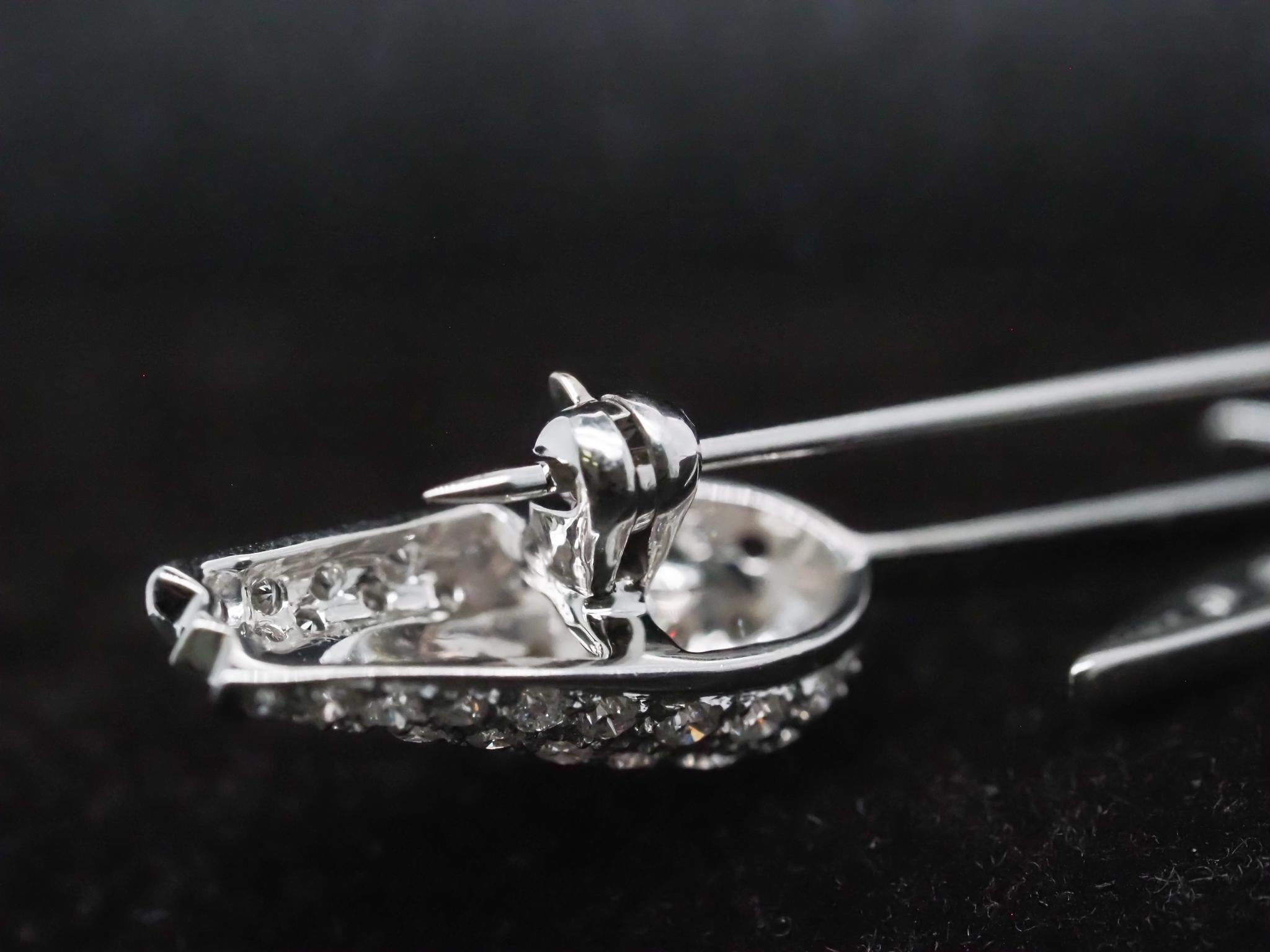 14K White Gold Diamond Flower Brooch Pin For Sale 2