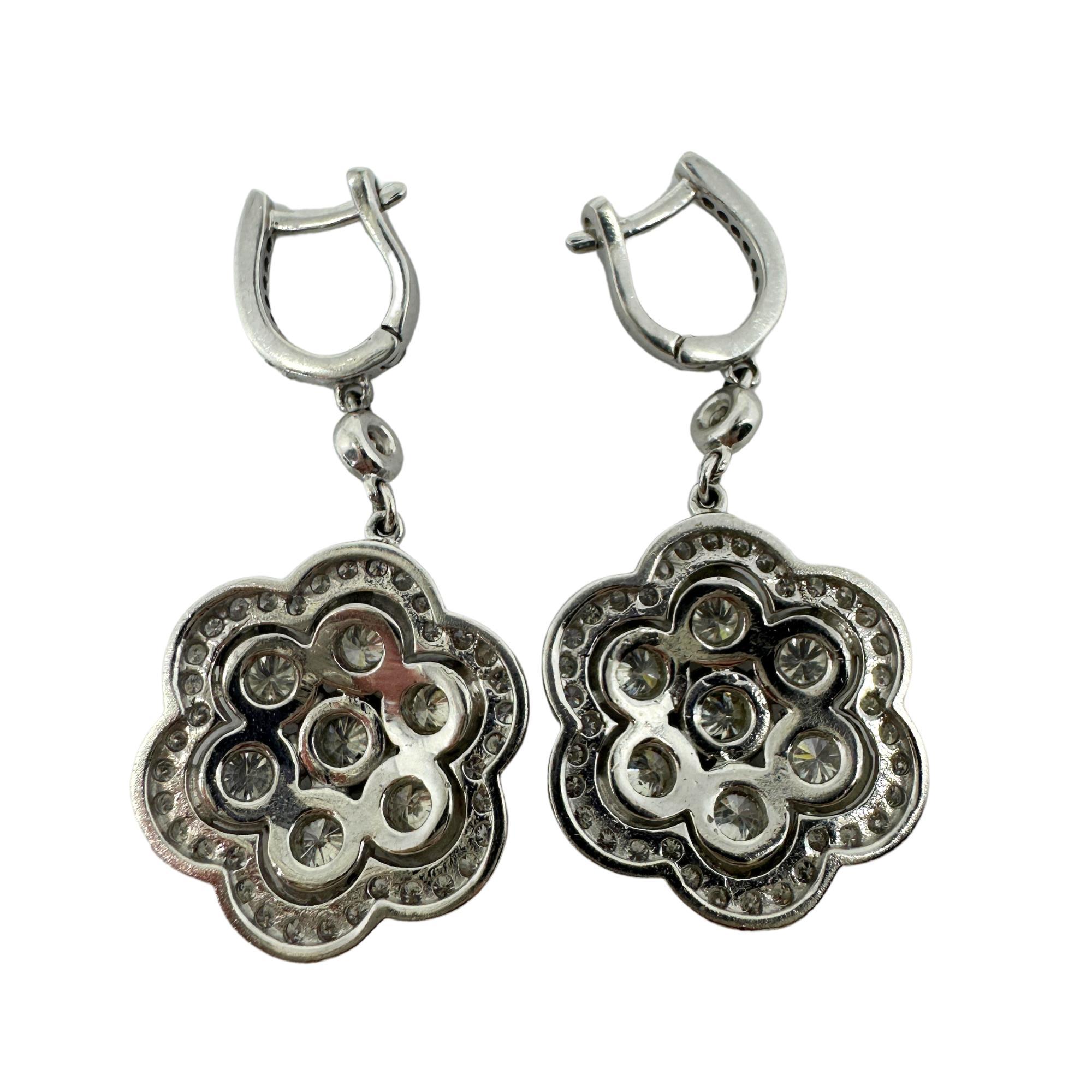 Donna Orecchini a fiore con diamante in oro bianco 14K in vendita