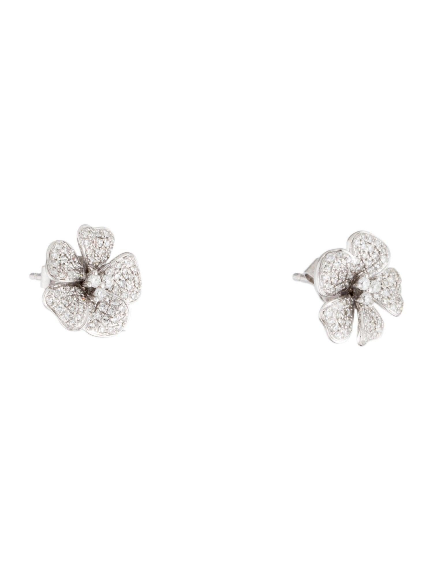 Contemporaneo Orecchini a perno con fiore di diamante in oro bianco 14K per lei in vendita