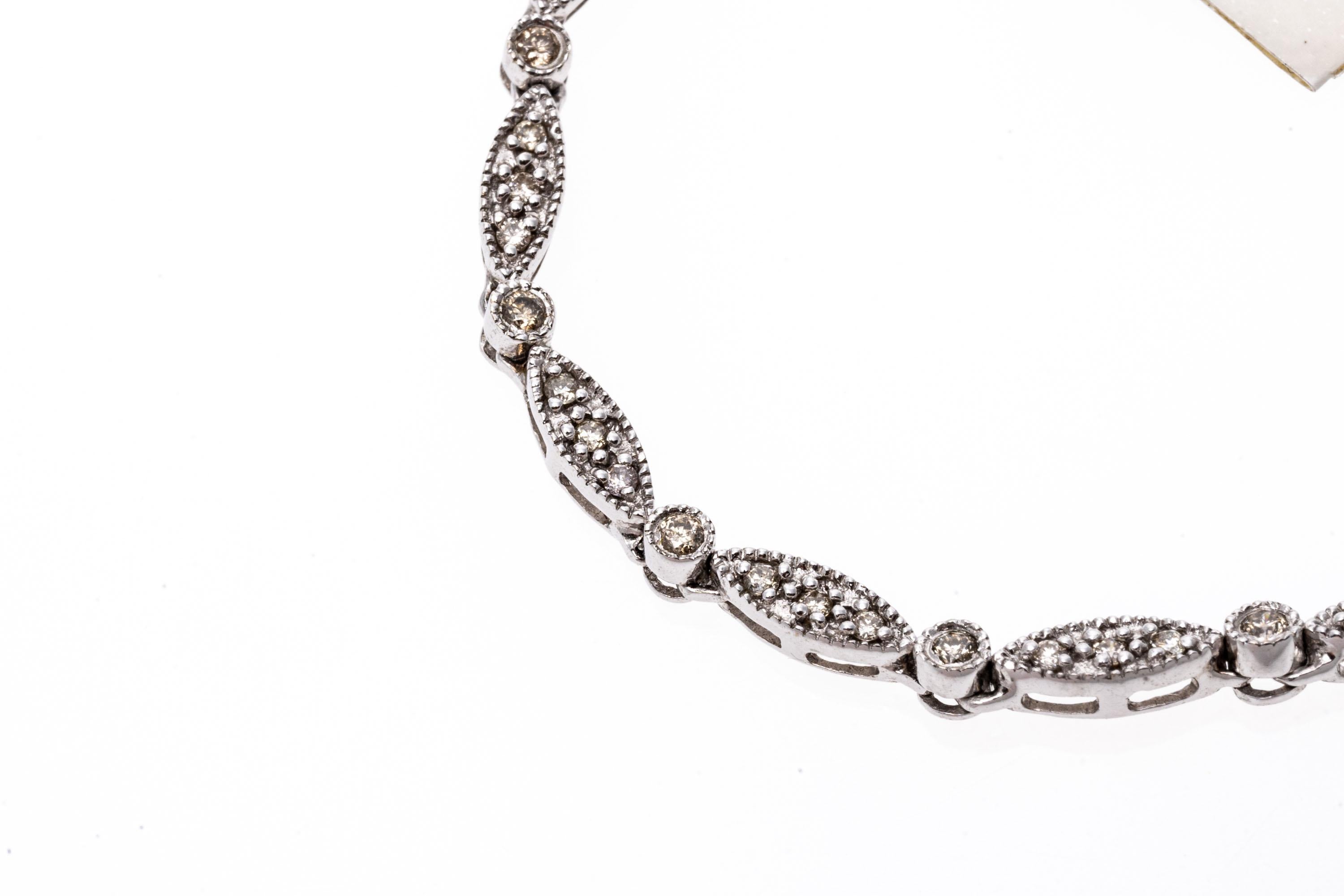 14k Weißgold Diamant-Halskette mit Fransen im Angebot 1