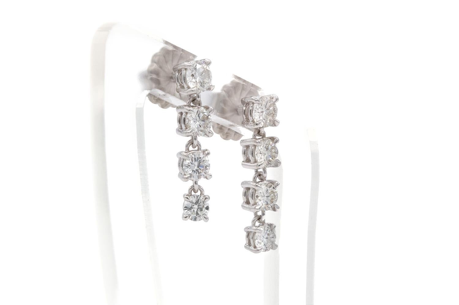 Contemporary 14k White Gold & Diamond Graduated Dangle Drop Earrings 0.98ctw G-H/SI1-SI2