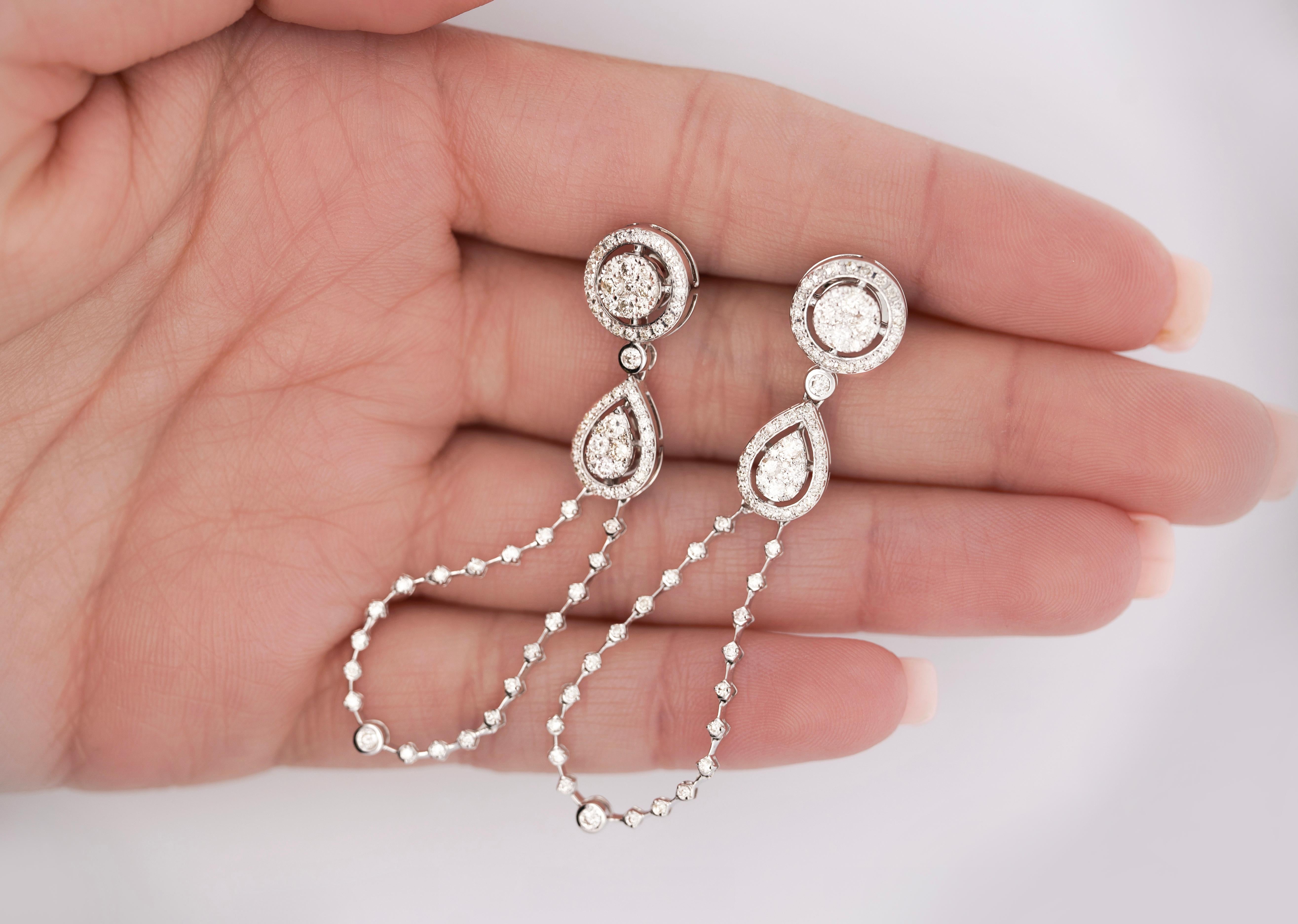 Orecchini pendenti a cerchio con diamante a forma di aureola in oro bianco 14K In condizioni Nuovo in vendita a Miami, FL