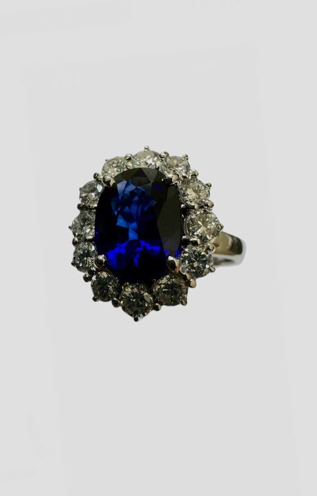 14K White Gold Diamond Halo GIA 2.25 Carat Royal Blue Sapphire Engagement Ring For Sale 3