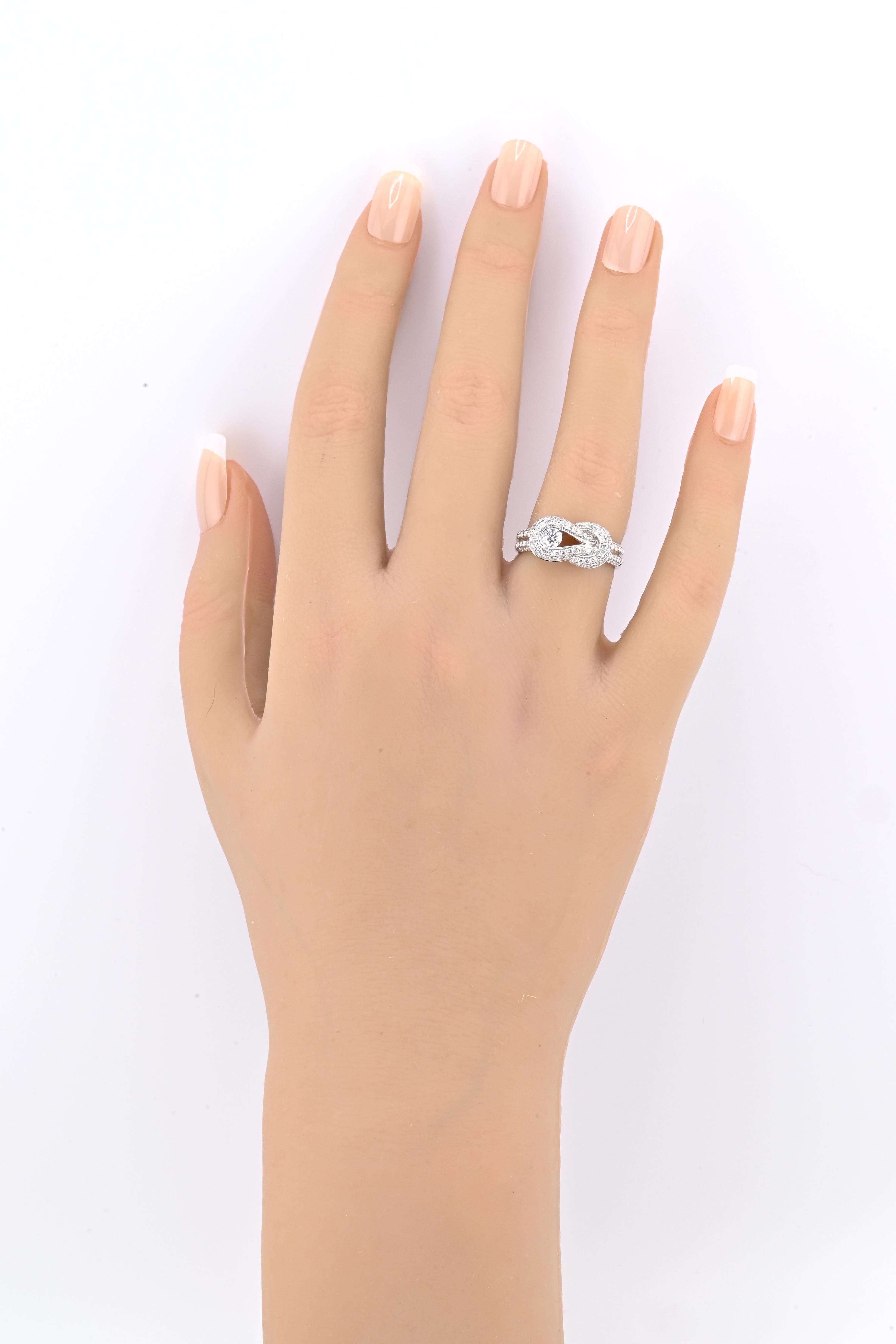 Anello con diamante aureolato in oro bianco 14K con diamante centrale da 0,25 carati ZEI Taglia 6,75 in vendita 1