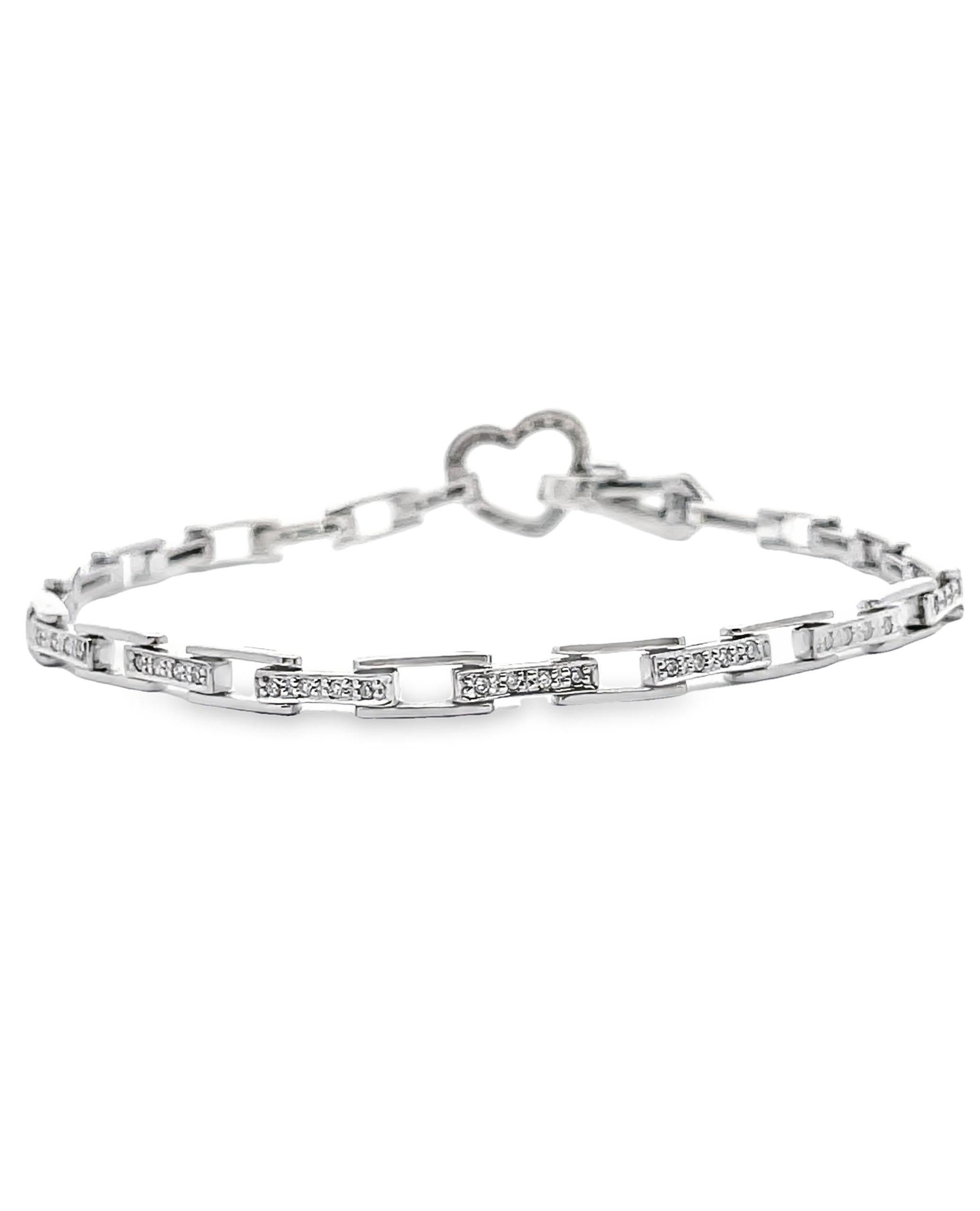 Contemporaneo Bracciale a cuore con diamanti in oro bianco 14K in vendita