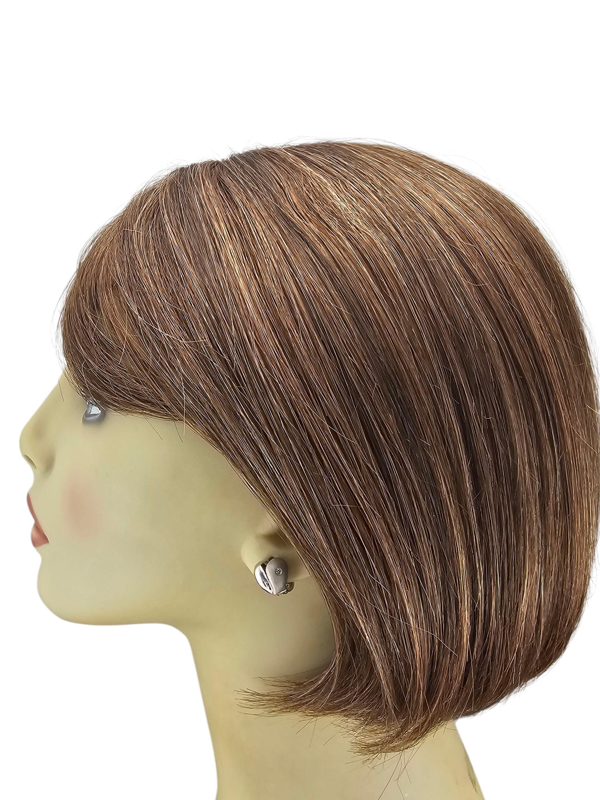 Boucles d'oreilles Huggie en or blanc 14K avec diamants #23624 Pour femmes en vente