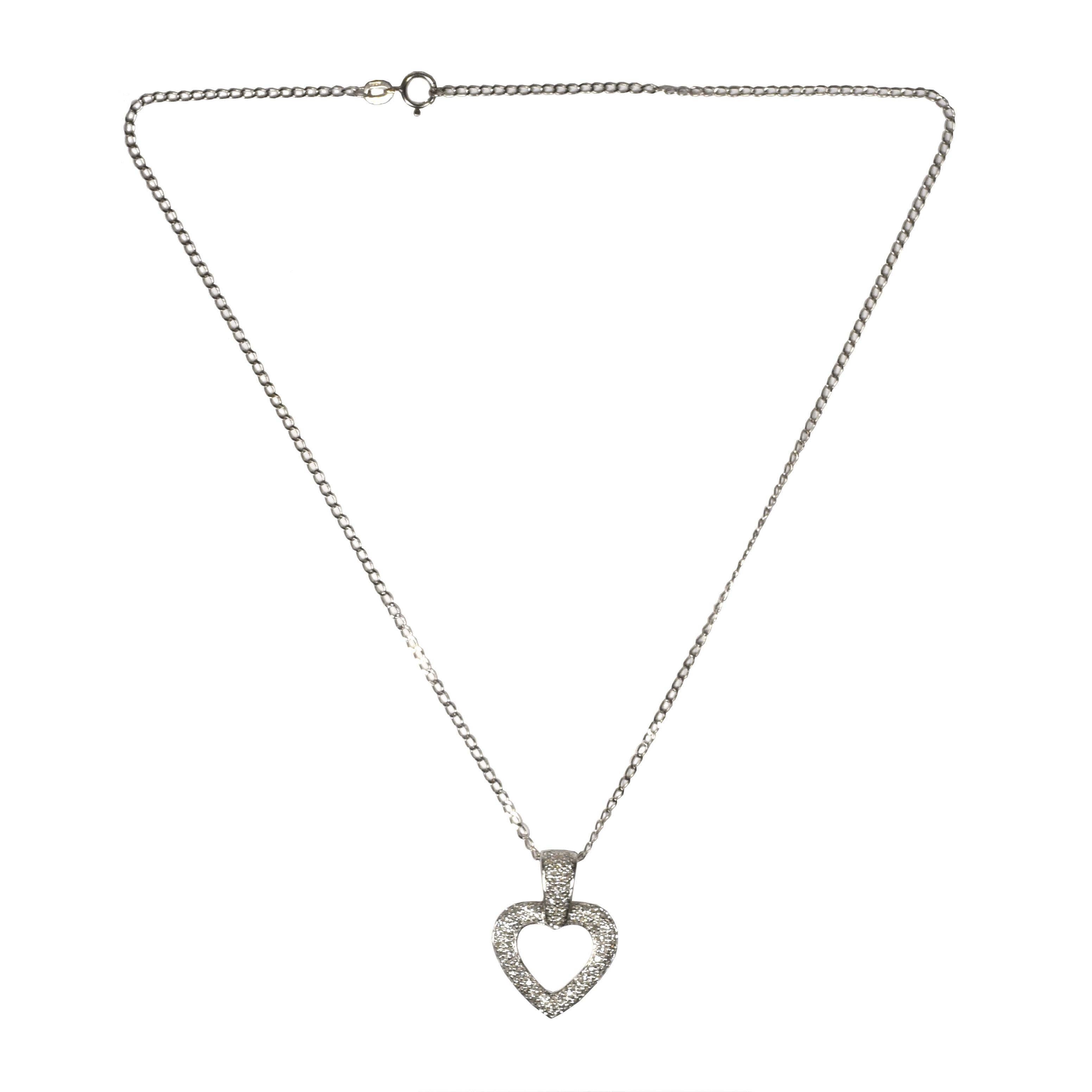 Modern 14k White Gold Diamond Heart Pendant Chain Necklace For Sale