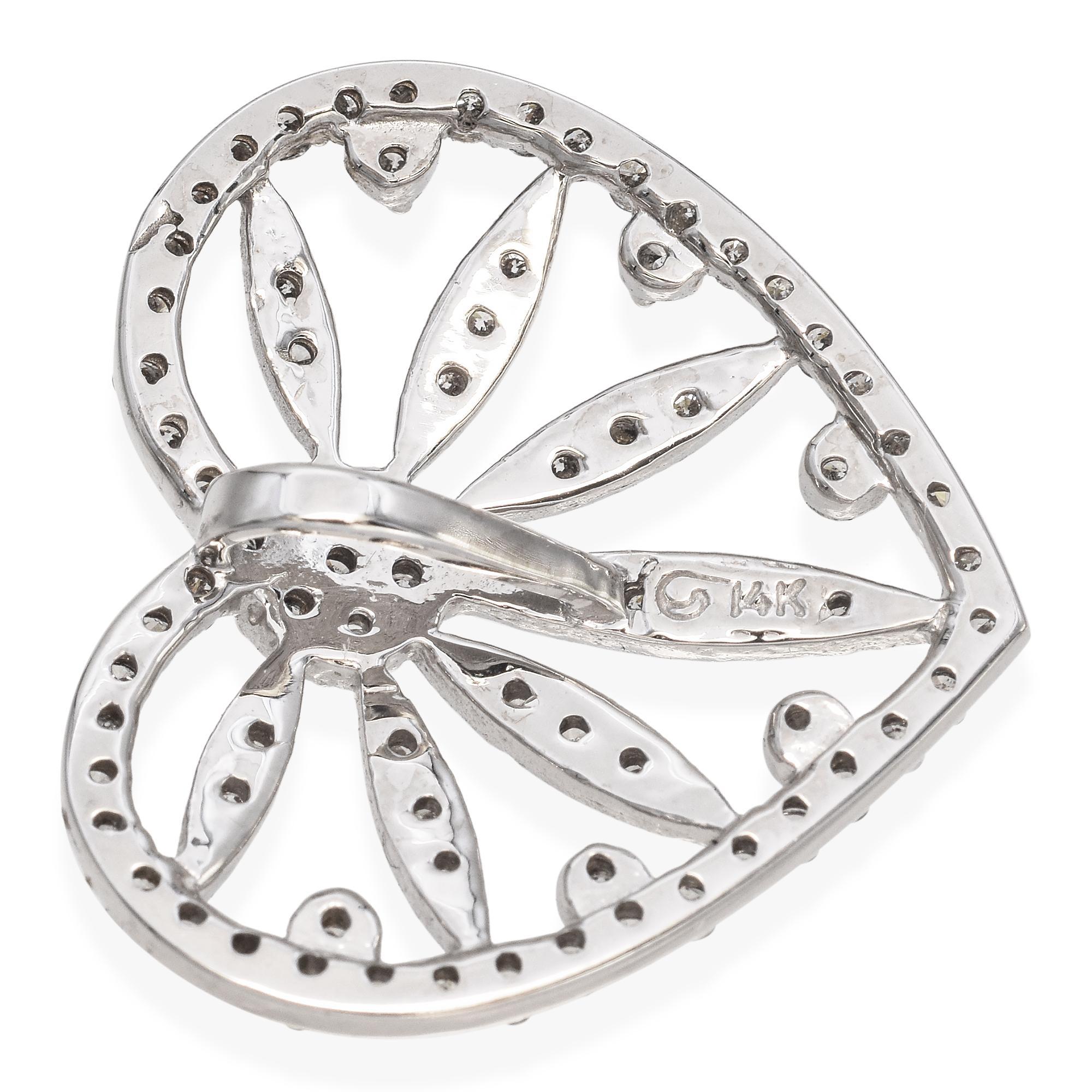 Ciondolo a forma di cuore con diamante in oro bianco 14K In condizioni buone in vendita a New York, NY