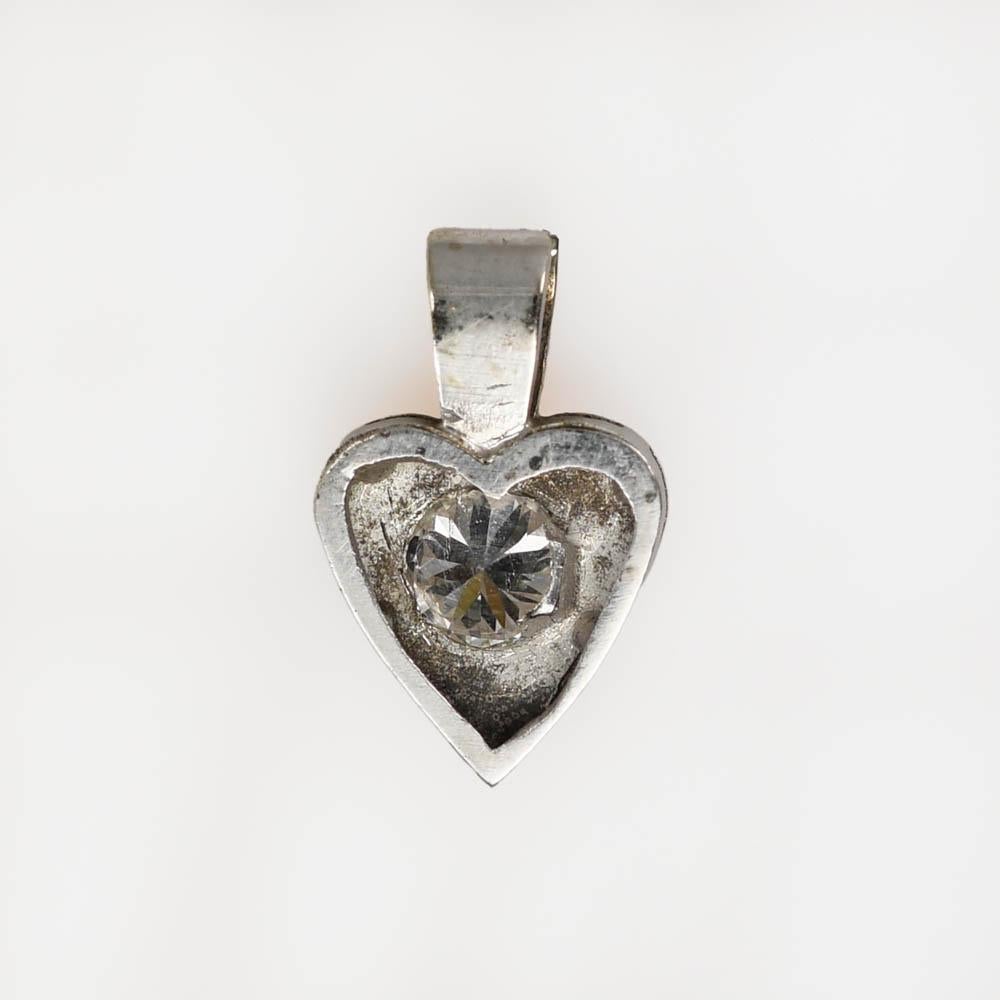 14k White Gold Diamond Heart Pendant For Sale 1