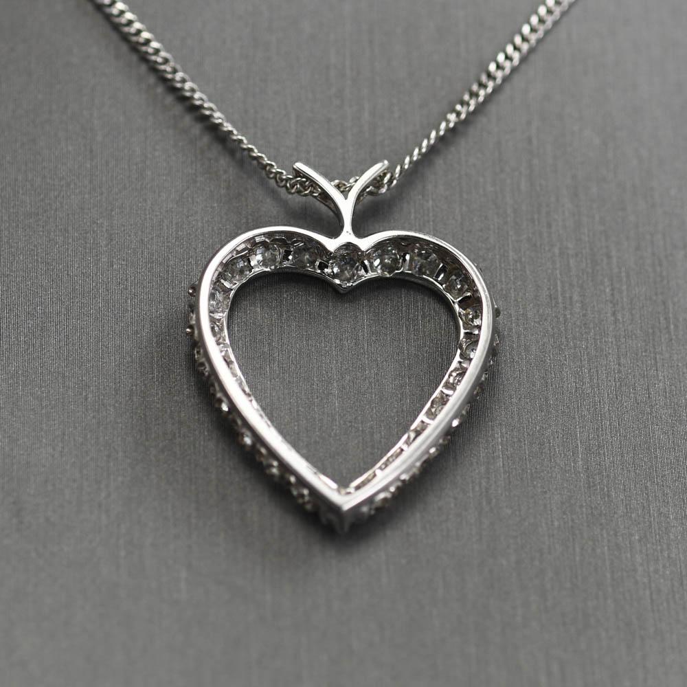 14K White Gold Diamond Heart Pendant Necklace 1.75TDW, 10.7gr For Sale 1