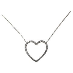 Collier avec pendentif en forme de cœur en or blanc 14 carats serti de diamants #25570