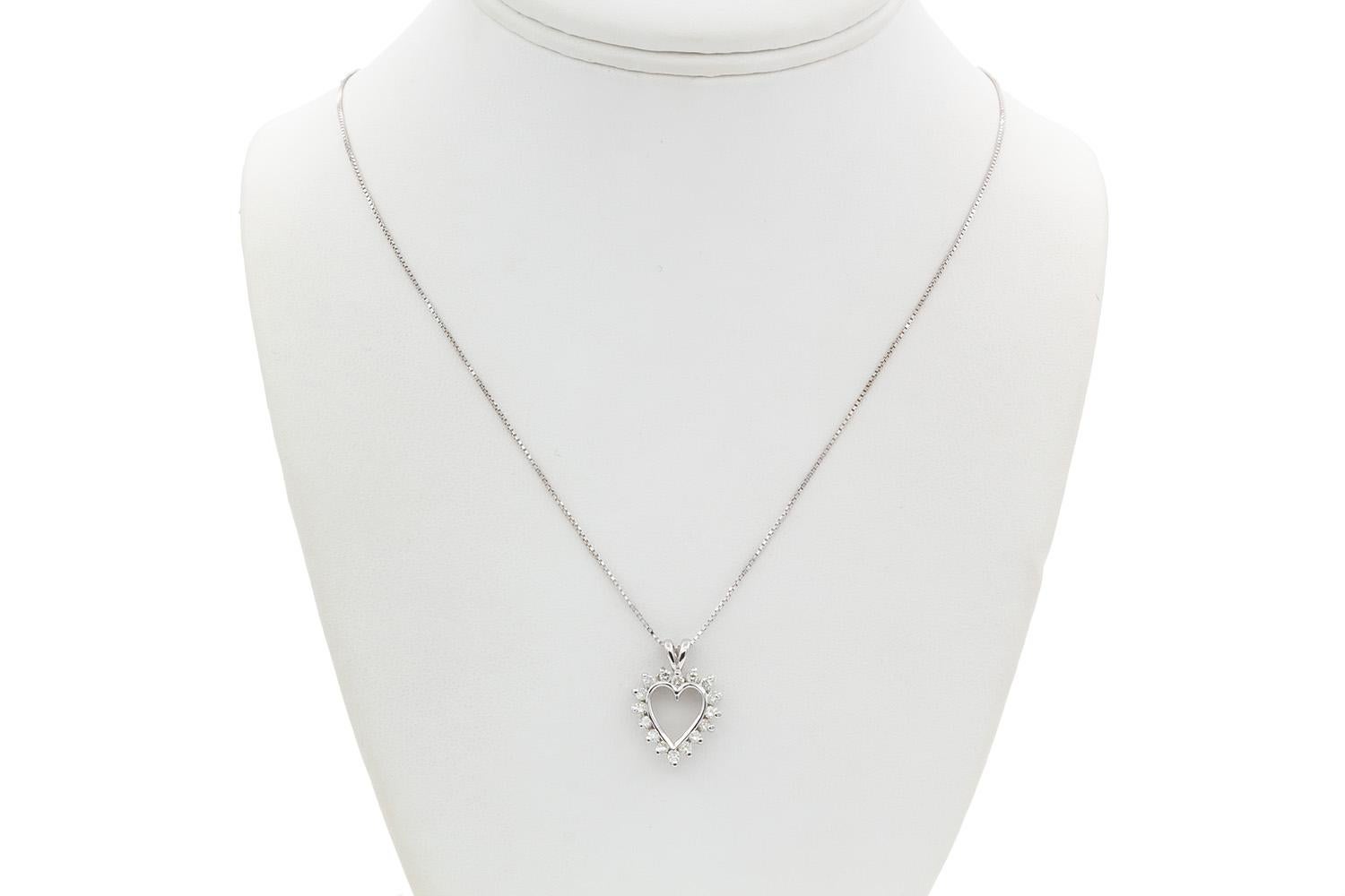 Women's 14k White Gold & Diamond Heart Silhouette Pendant Necklace For Sale