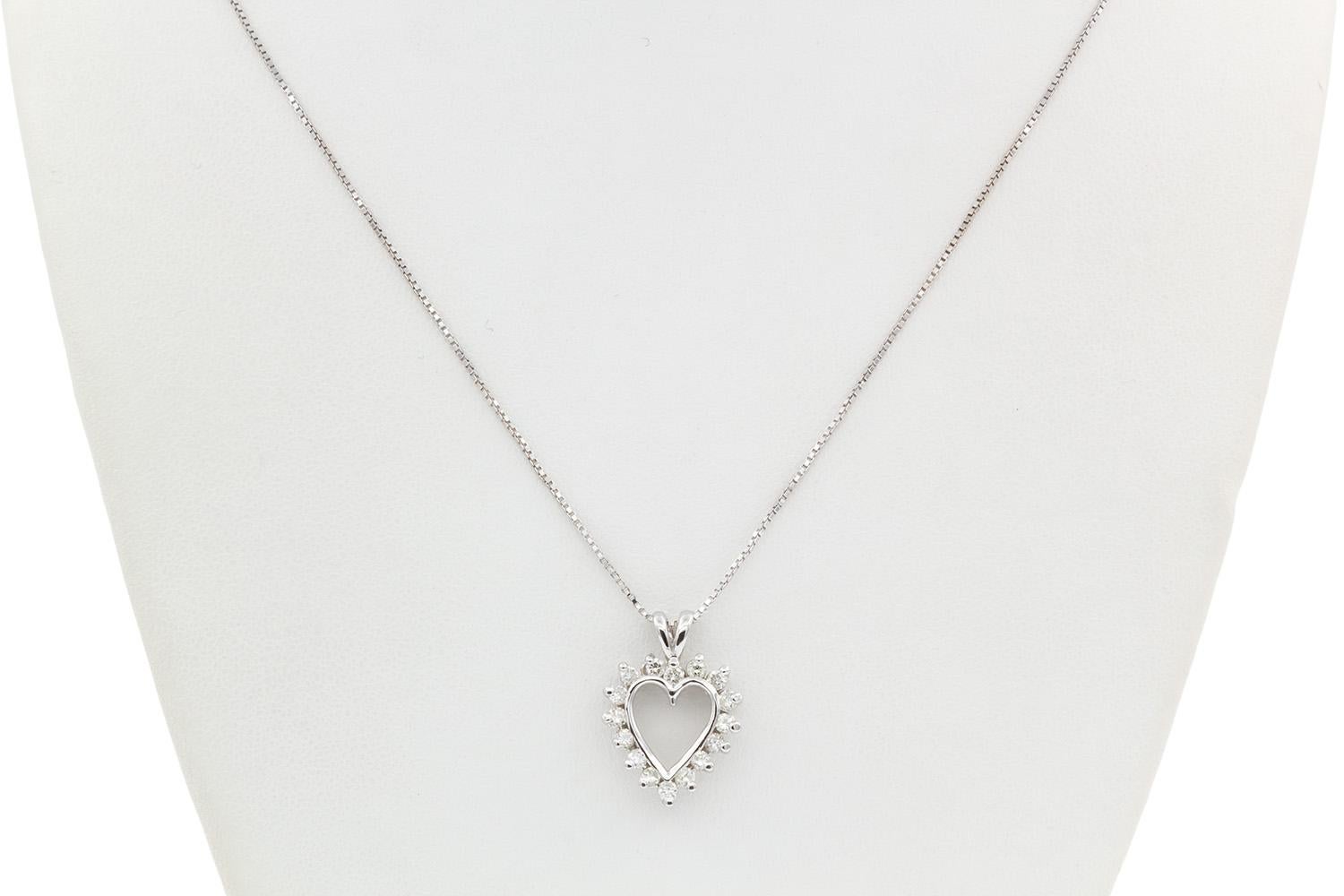 14k White Gold & Diamond Heart Silhouette Pendant Necklace For Sale 1
