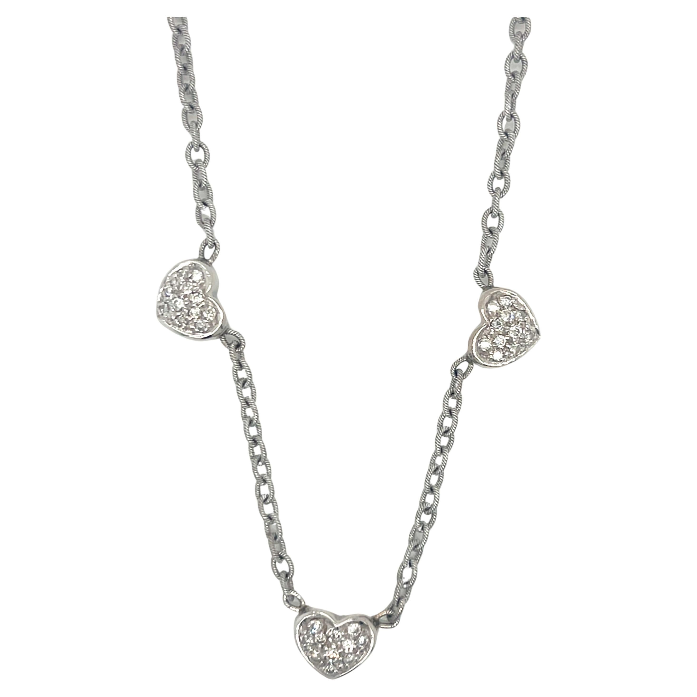 Collier station cœur en or blanc 14 carats et diamants