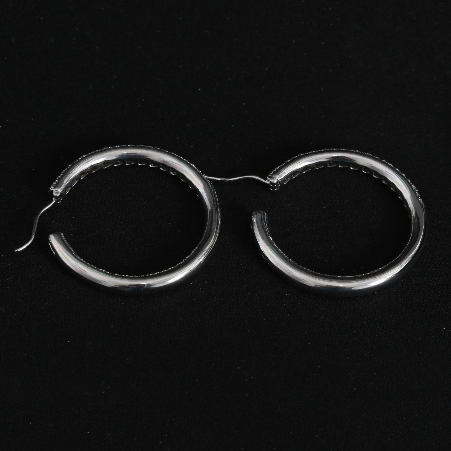 Cerchi con diamante Inside-Out in oro bianco 14k 1,6 carati In condizioni ottime in vendita a Dallas, TX