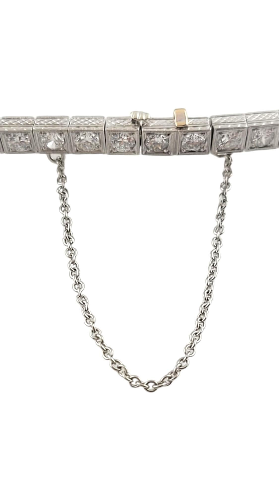 14K Weißgold Diamant & Lab Grown Blue Saphir Vintage-Armband #21793 im Vintage-Stil (Brillantschliff) im Angebot