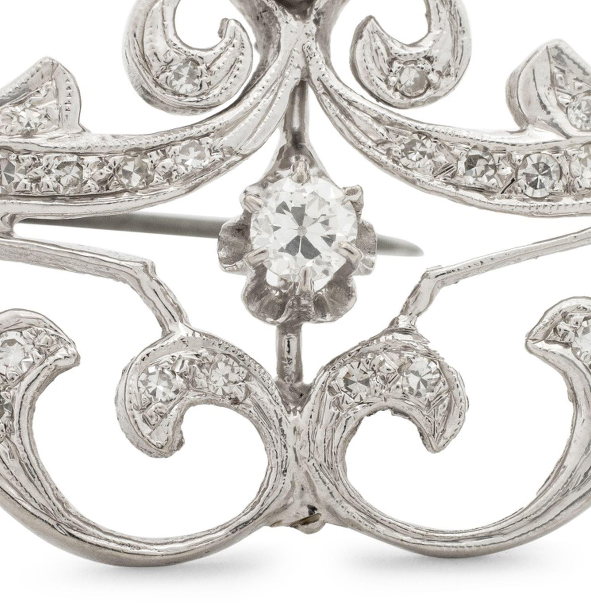 Art déco 14K White Gold Diamond Lace & Spray Pin Pendant en vente