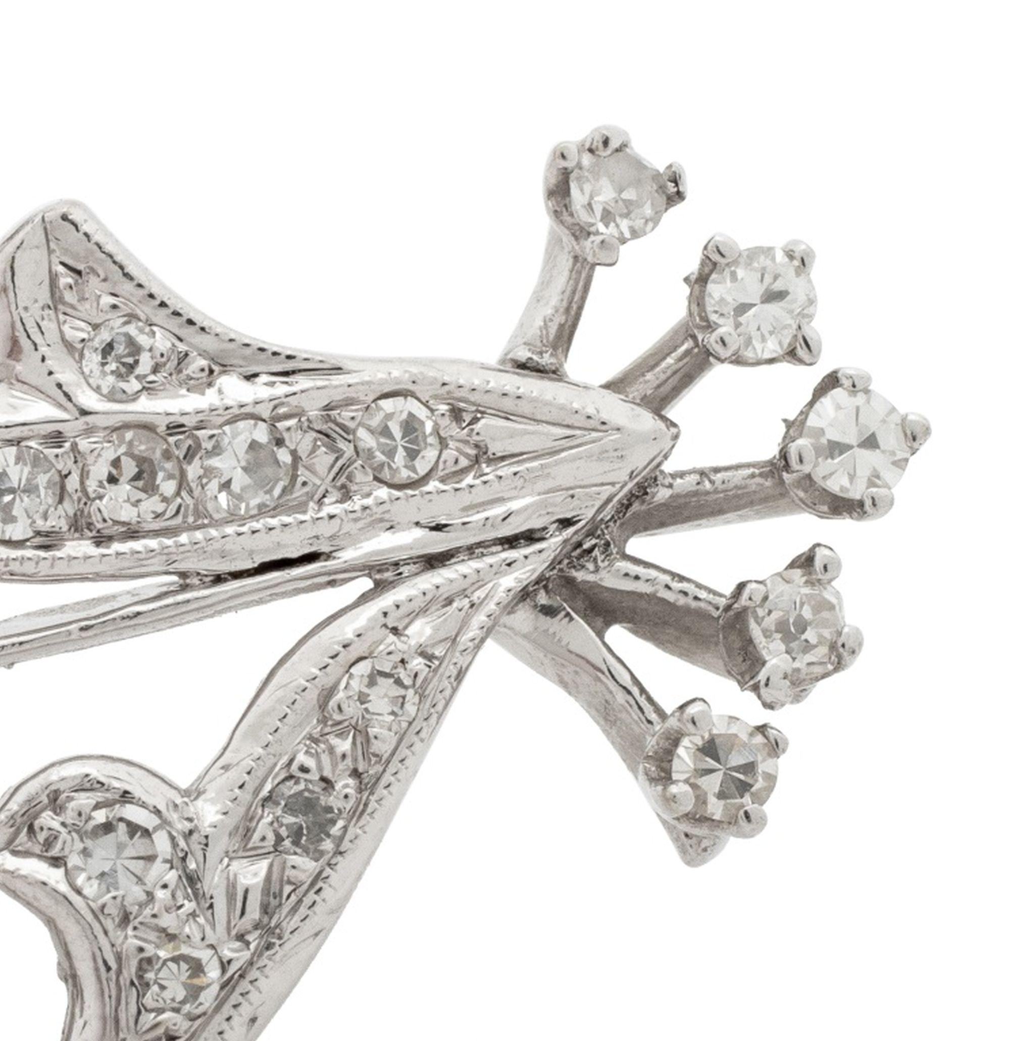 Taille vieille Europe 14K White Gold Diamond Lace & Spray Pin Pendant en vente