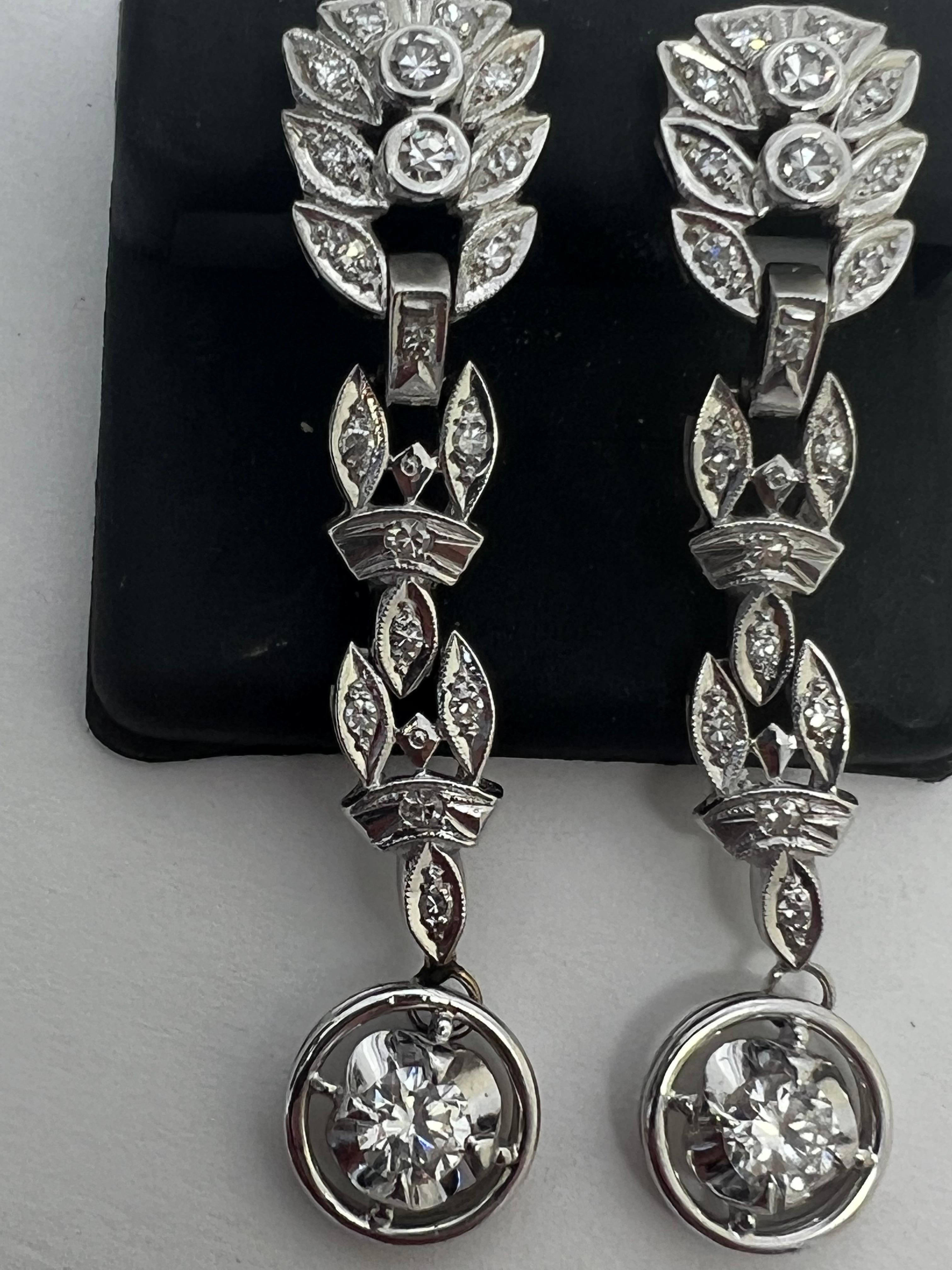 Round Cut 14k White Gold Diamond Leaf Drop Dangle Prong Set Earrings For Sale