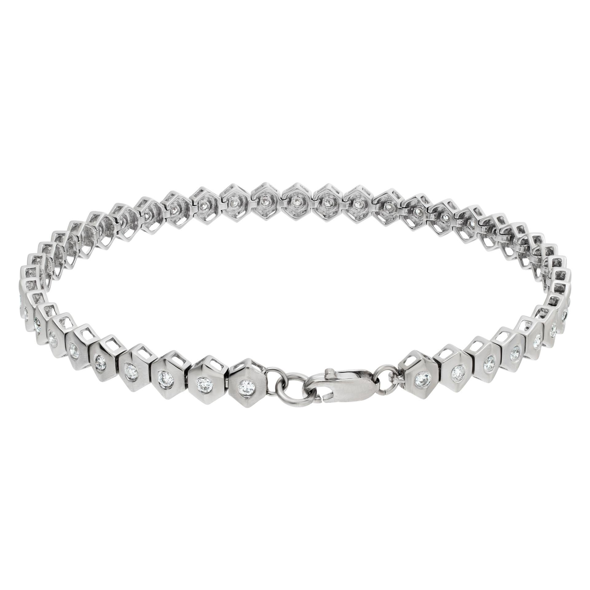 Bracelet ligne en or blanc 14 carats avec diamants Excellent état - En vente à Surfside, FL