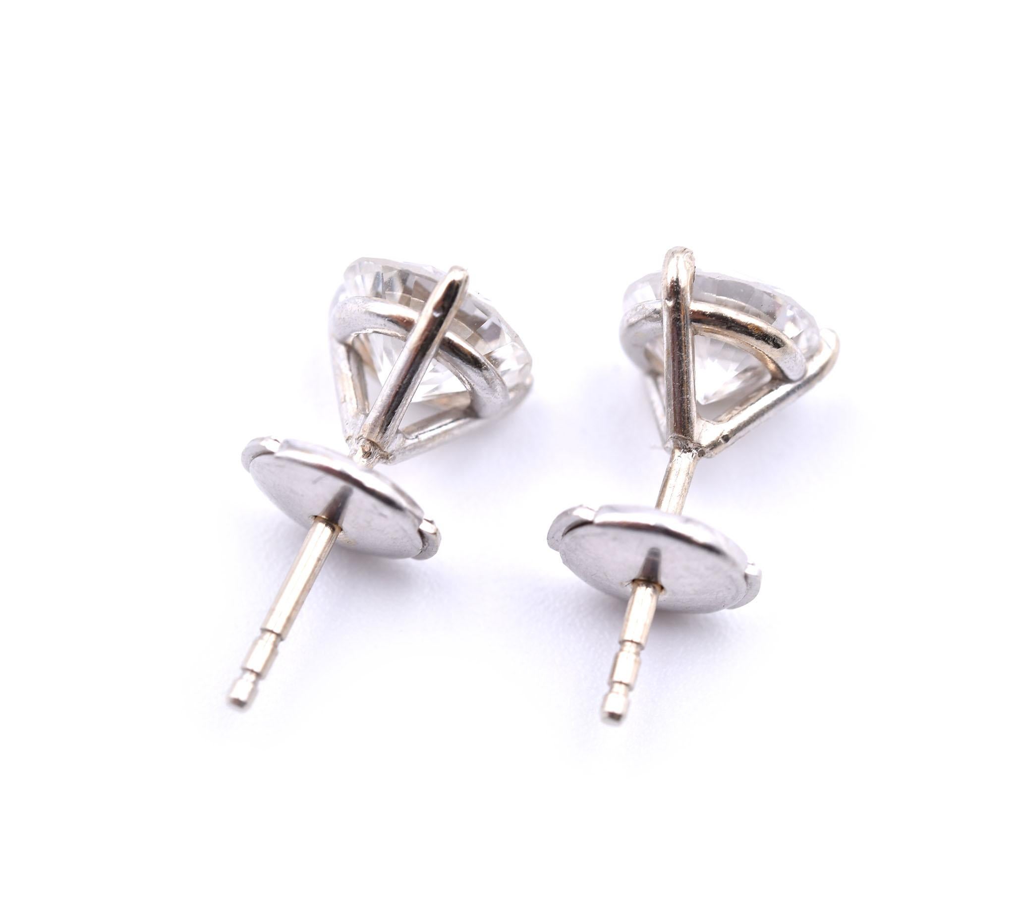 14 Karat White Gold Diamond Martini Studs In Excellent Condition In Scottsdale, AZ