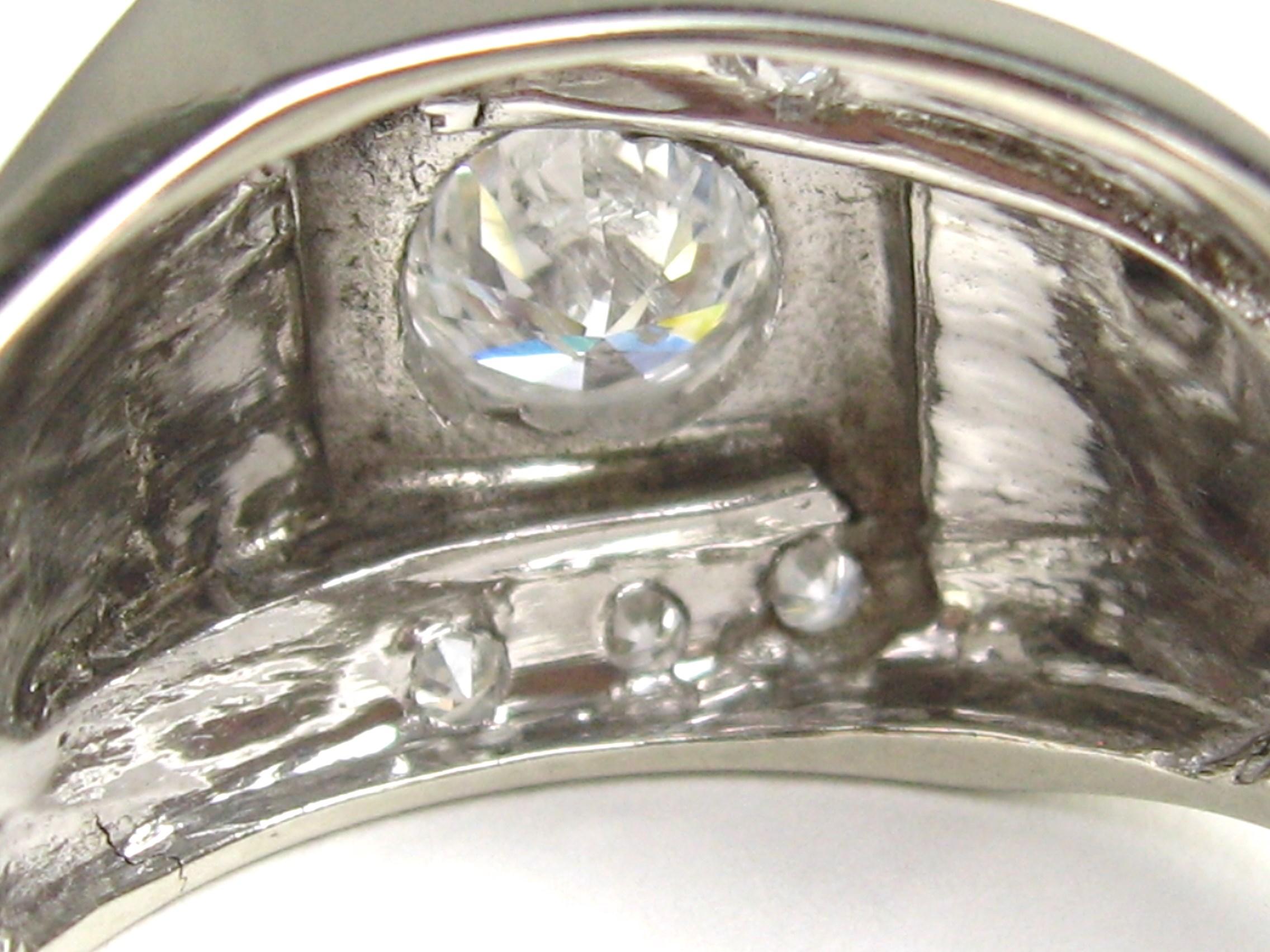 14 Karat Diamond Ring White Gold, 1960s For Sale 1