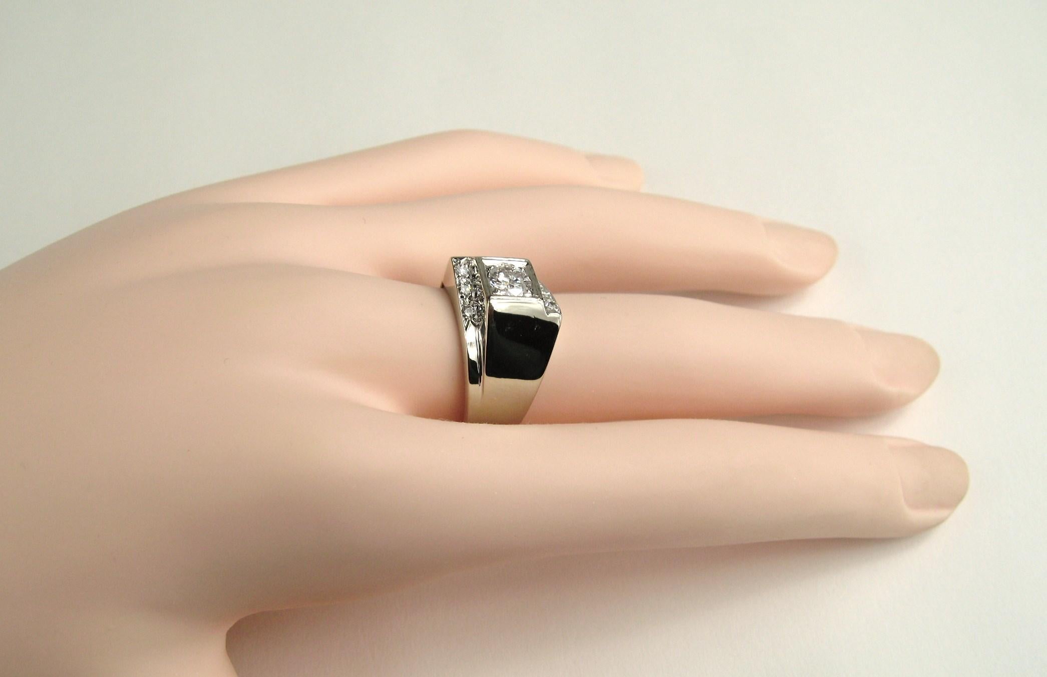 14 Karat Diamant-Ring aus Weißgold, 1960er Jahre (Moderne) im Angebot