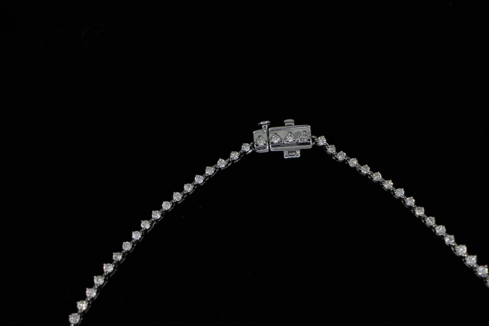 14K White Gold Diamond Necklace In Good Condition In Flushing, NY