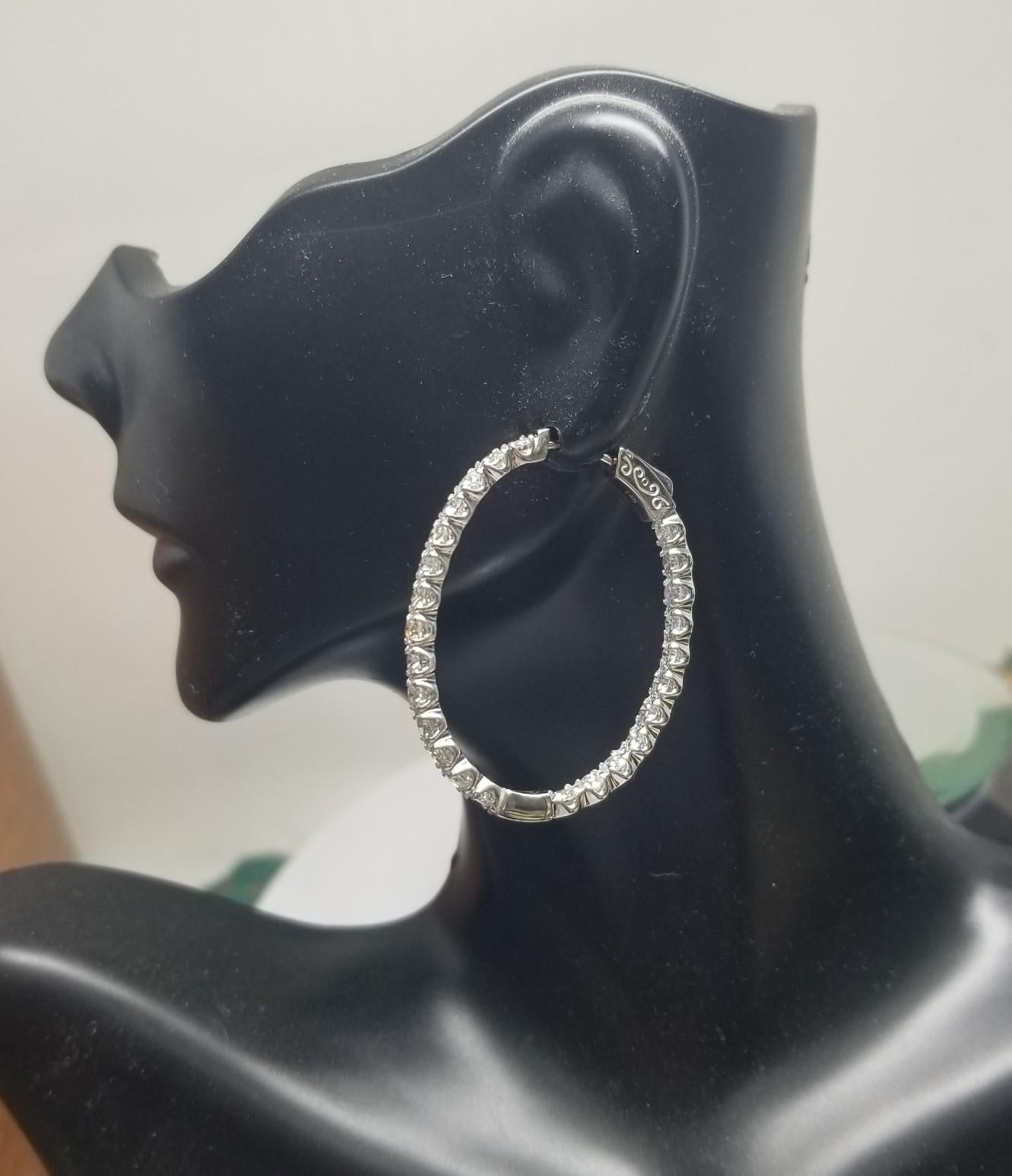 14k White Gold Diamond  Oval Hoop Earrings with 6.10cts. In New Condition For Sale In Los Angeles, CA
