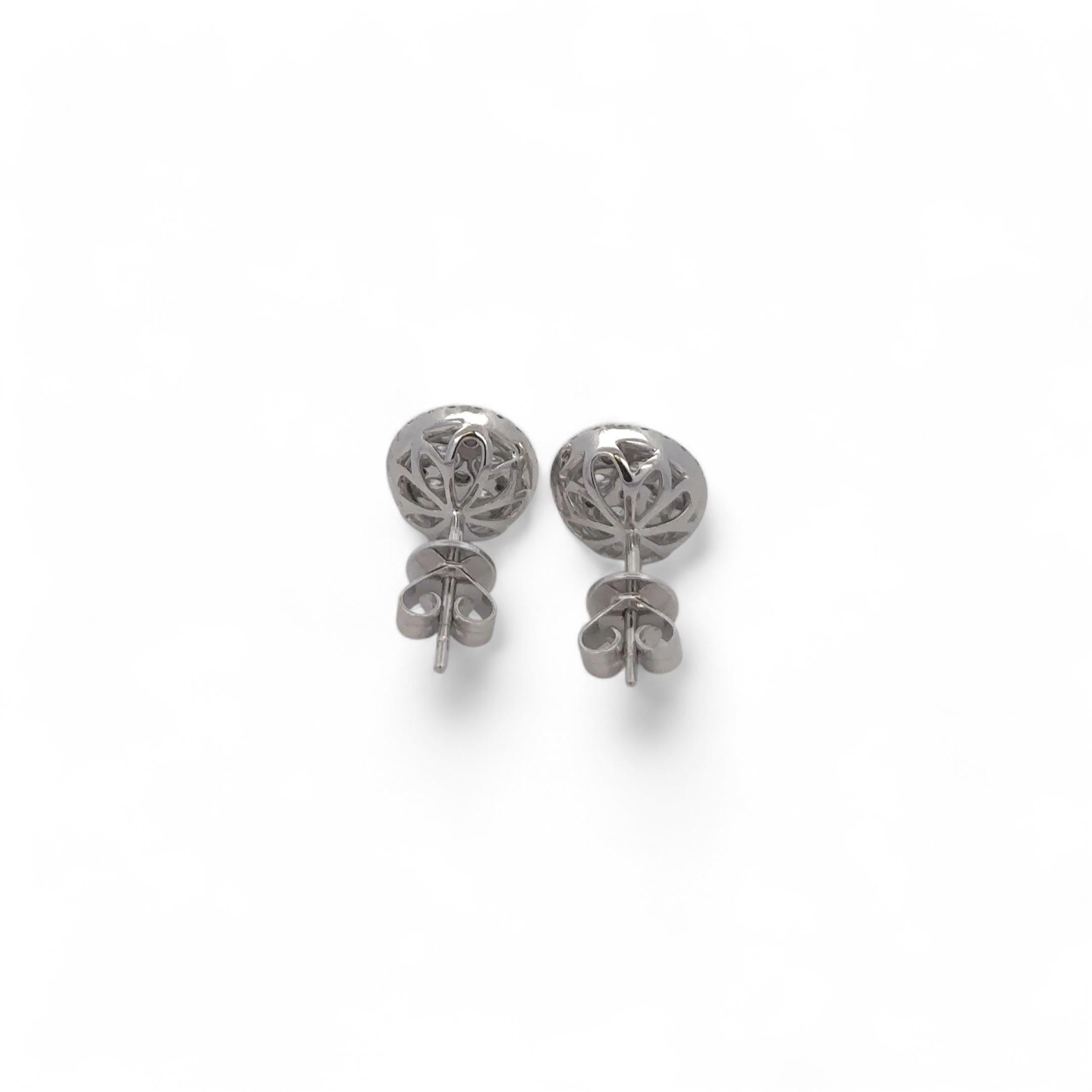 Borchie ovali con diamante in oro bianco 14K In condizioni Nuovo in vendita a New York, NY
