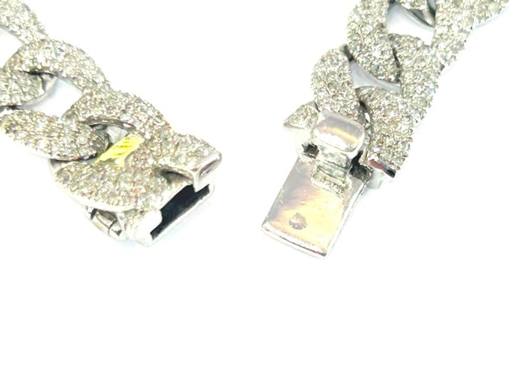 Bracelet à maillons cubains en or blanc 14 carats pavé de diamants 2,99 carats en vente 3