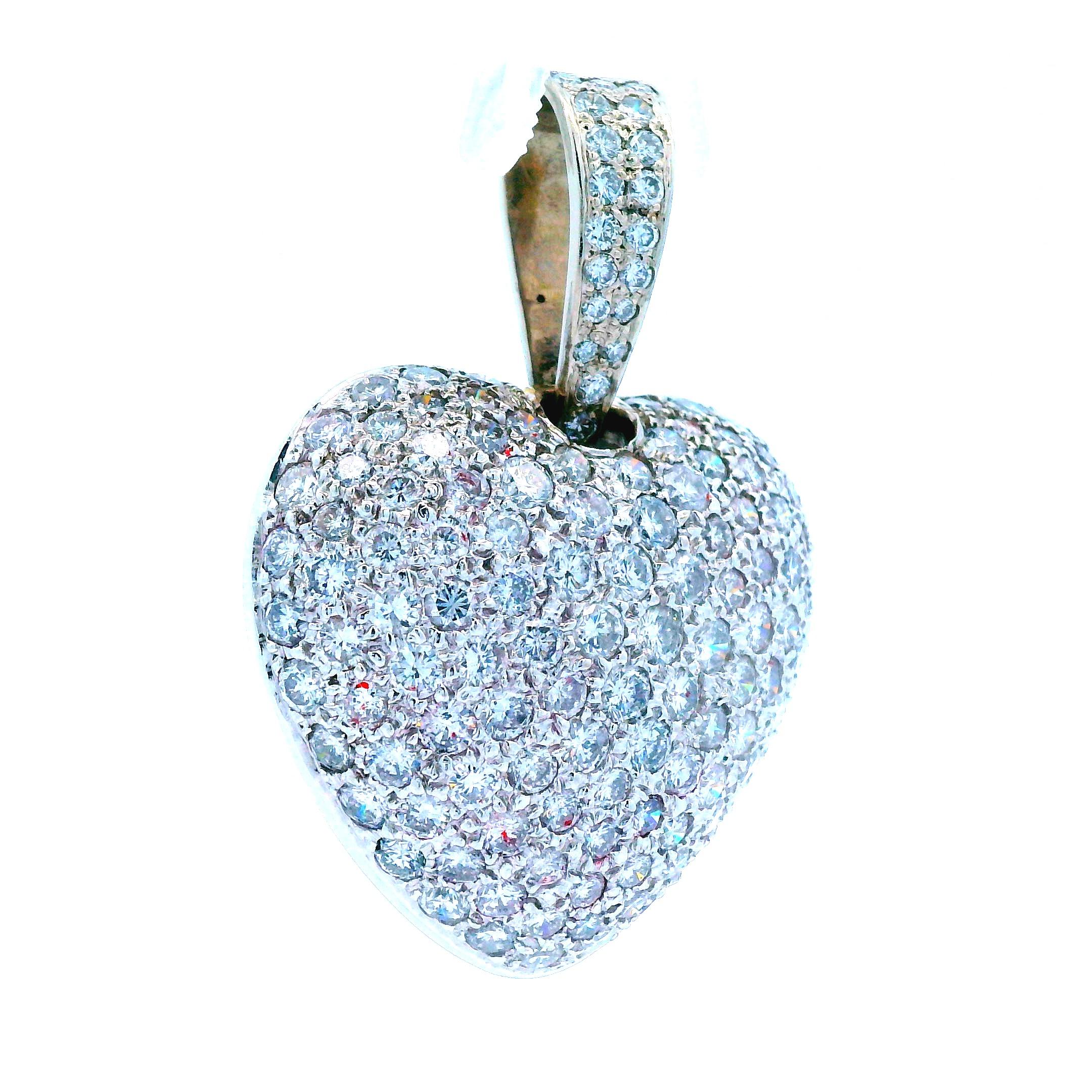 Pendentif en or blanc 14K avec pavé de diamants et coeur bouffant  en vente 1