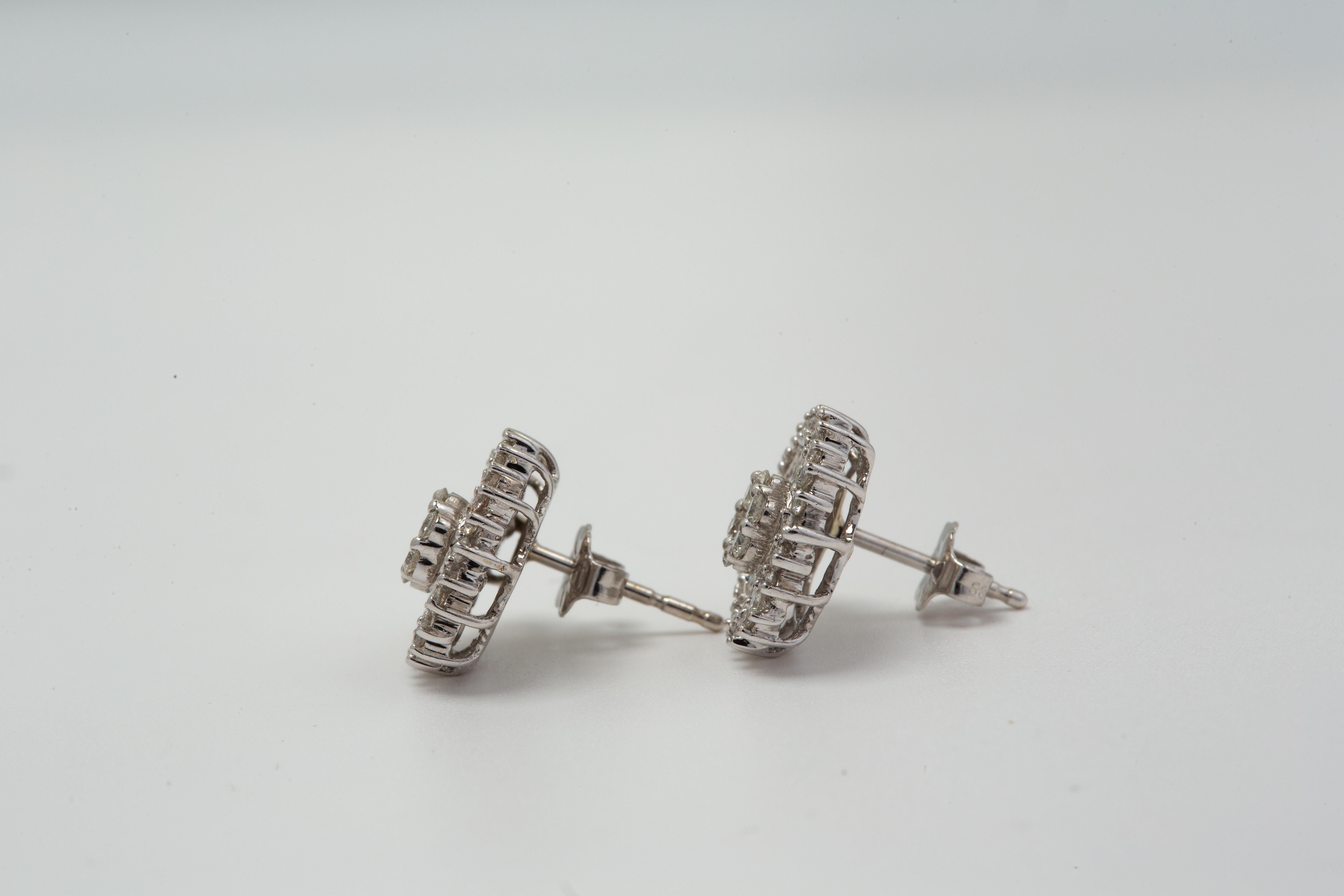 Boucles d'oreilles en or blanc 14k avec diamants en forme de poire Unisexe en vente