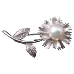 14k White Gold Diamond Pearl Flower Brooch
