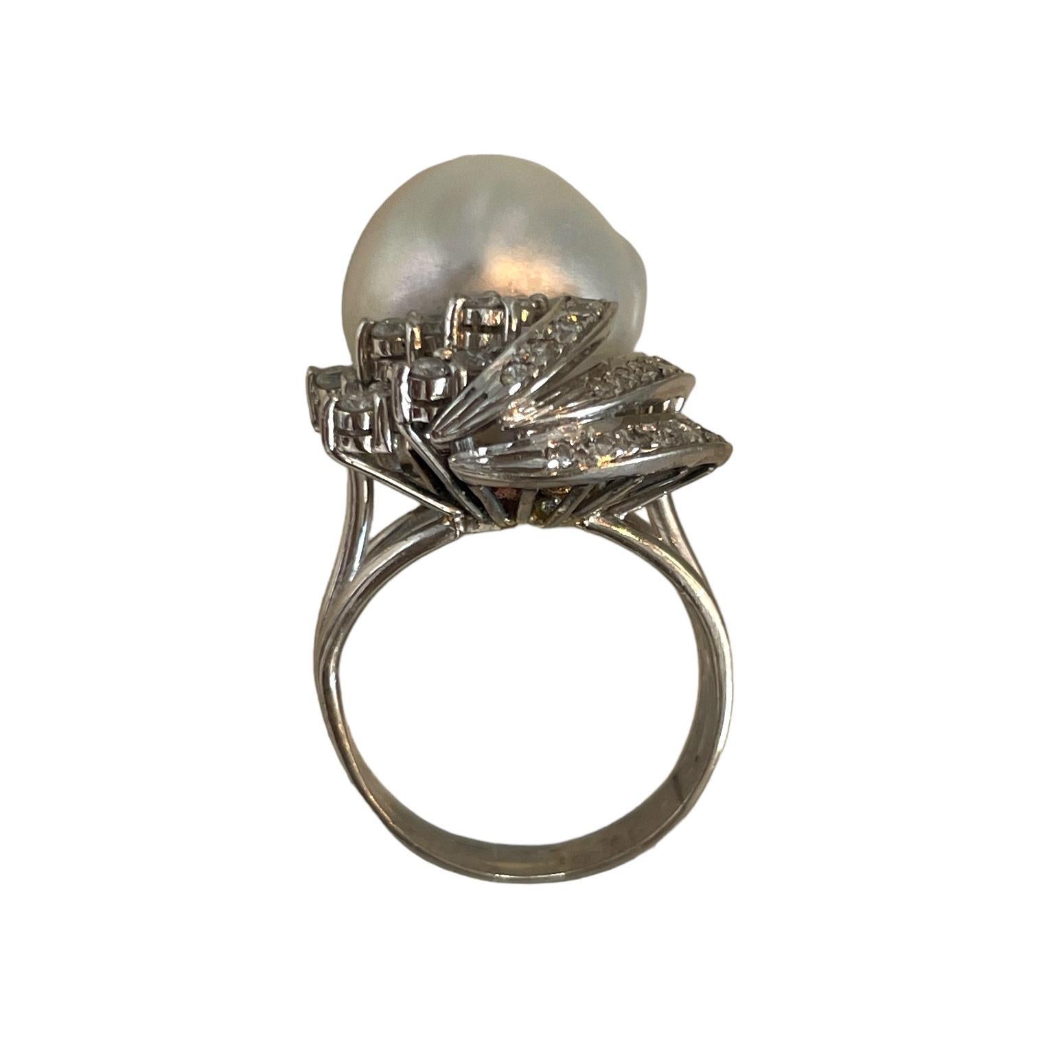 14K White Gold Diamond Pearl Ring In Excellent Condition In New York, NY