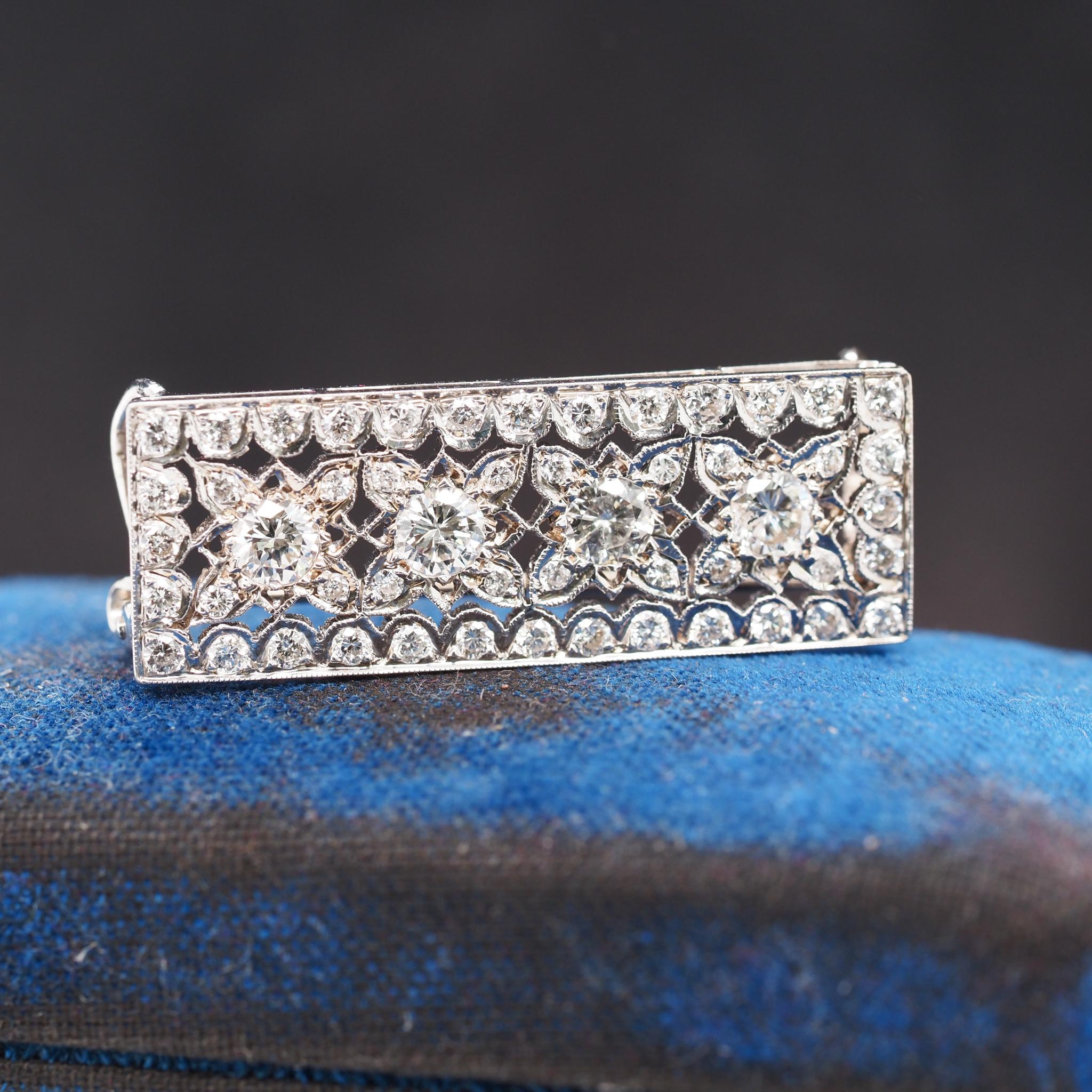 Metal Type: 14K White Gold [Hallmarked, and Tested]
Weight: 6.1 grams

Measurement: 1.5 inch long
Condition: Excellent