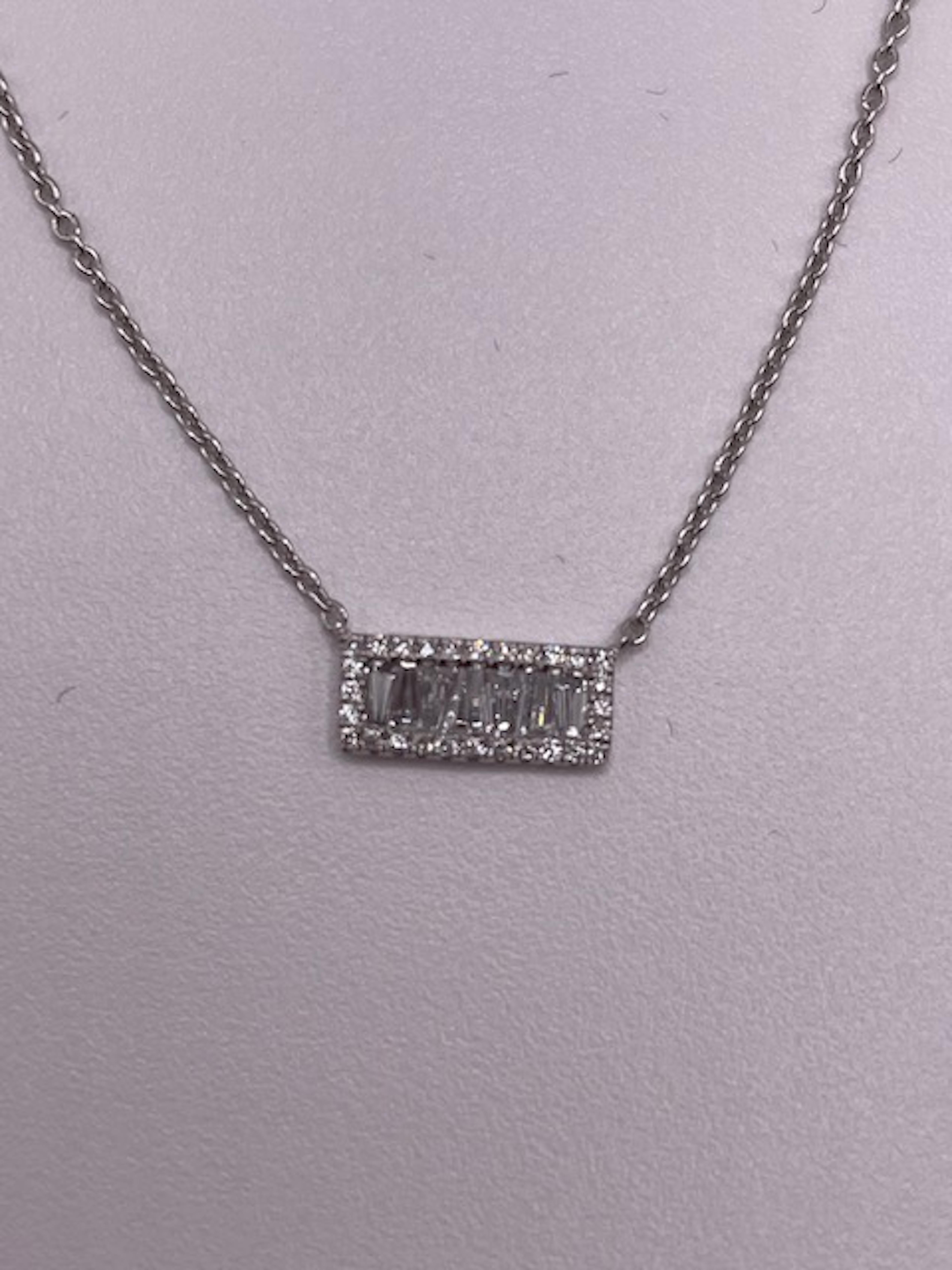 14K White Gold Diamond Pendant In New Condition For Sale In Great Neck, NY