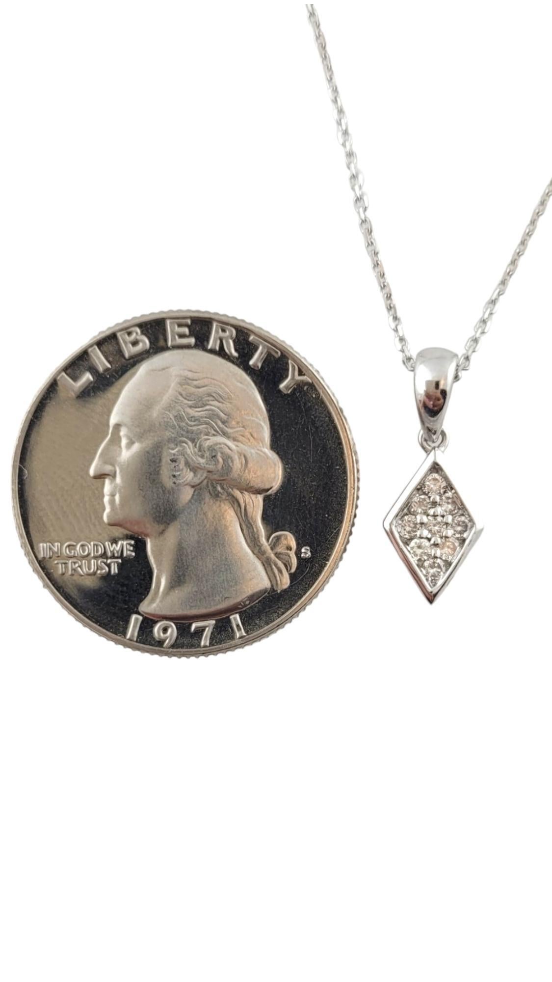Collier pendentif en or blanc 14 carats avec diamants n° 16248 en vente 1