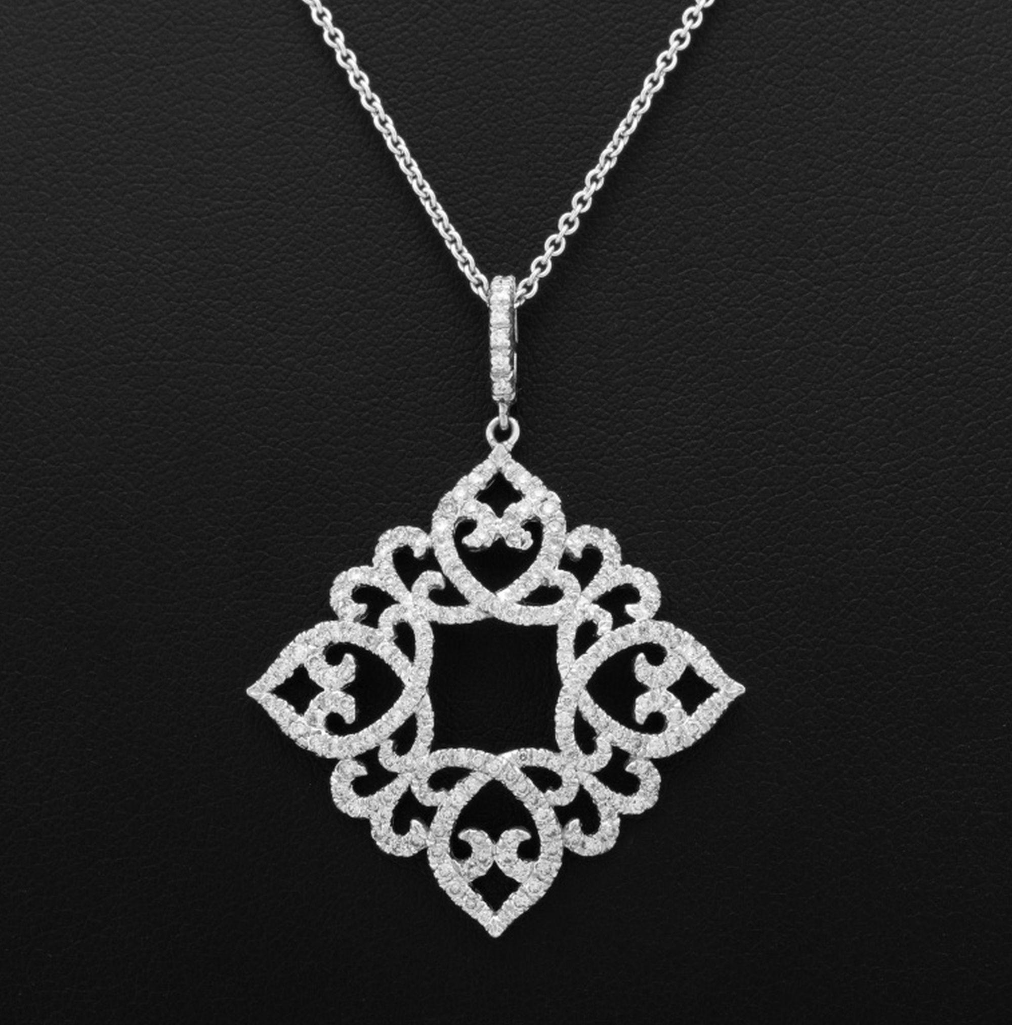 Contemporaneo 14K White Gold Diamond Pendant Necklace in vendita