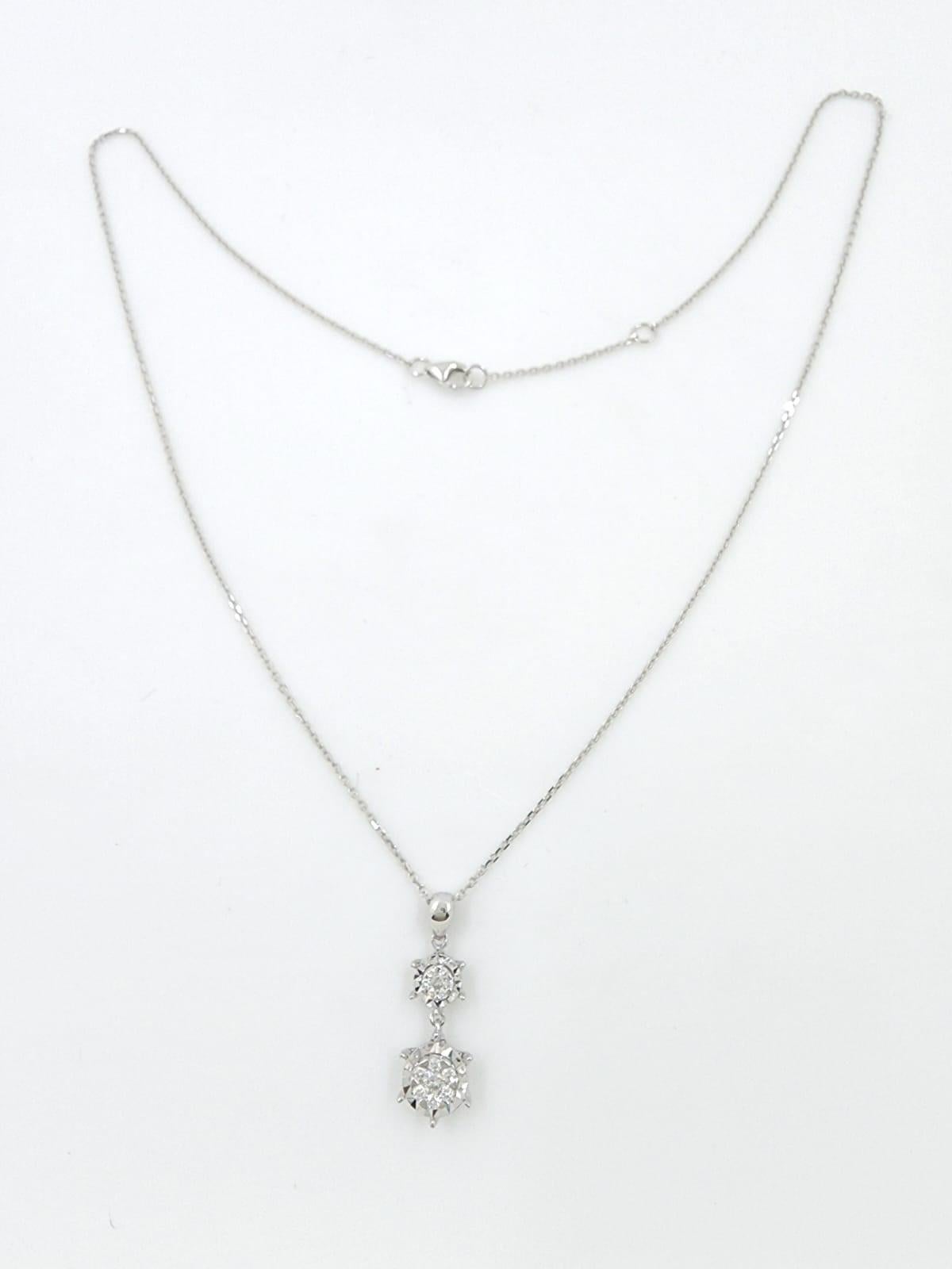 14K White Gold Diamond Pendant Necklace In New Condition For Sale In Hong Kong, HK