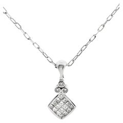 14K Weißgold Unsichtbar gefasste Diamant-Anhänger-Halskette in quadratischer Form mit Diamanten in Diamanten