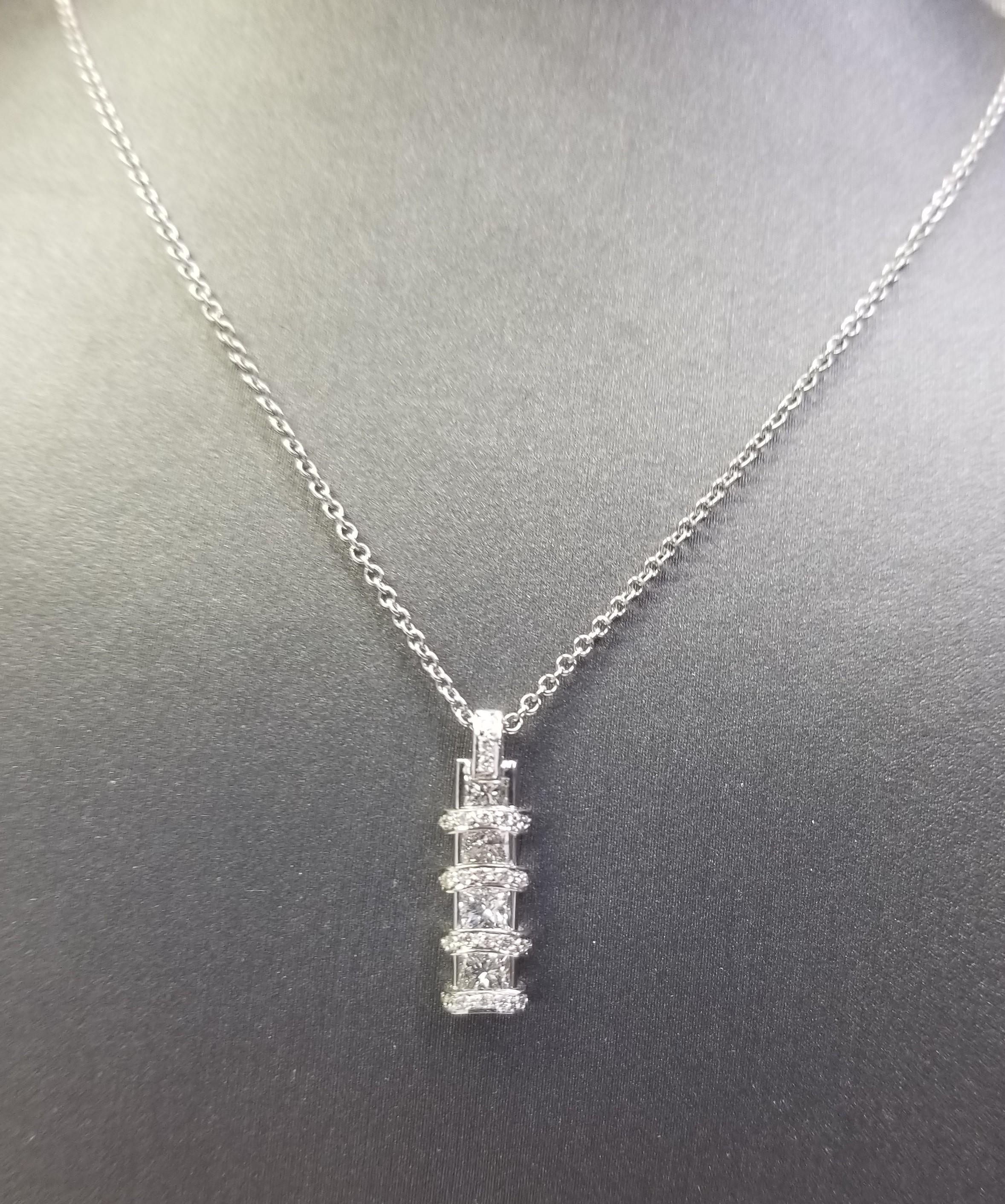 da uomo o donna Ciondolo in oro bianco 14k con diamante del peso di .81pts. in vendita