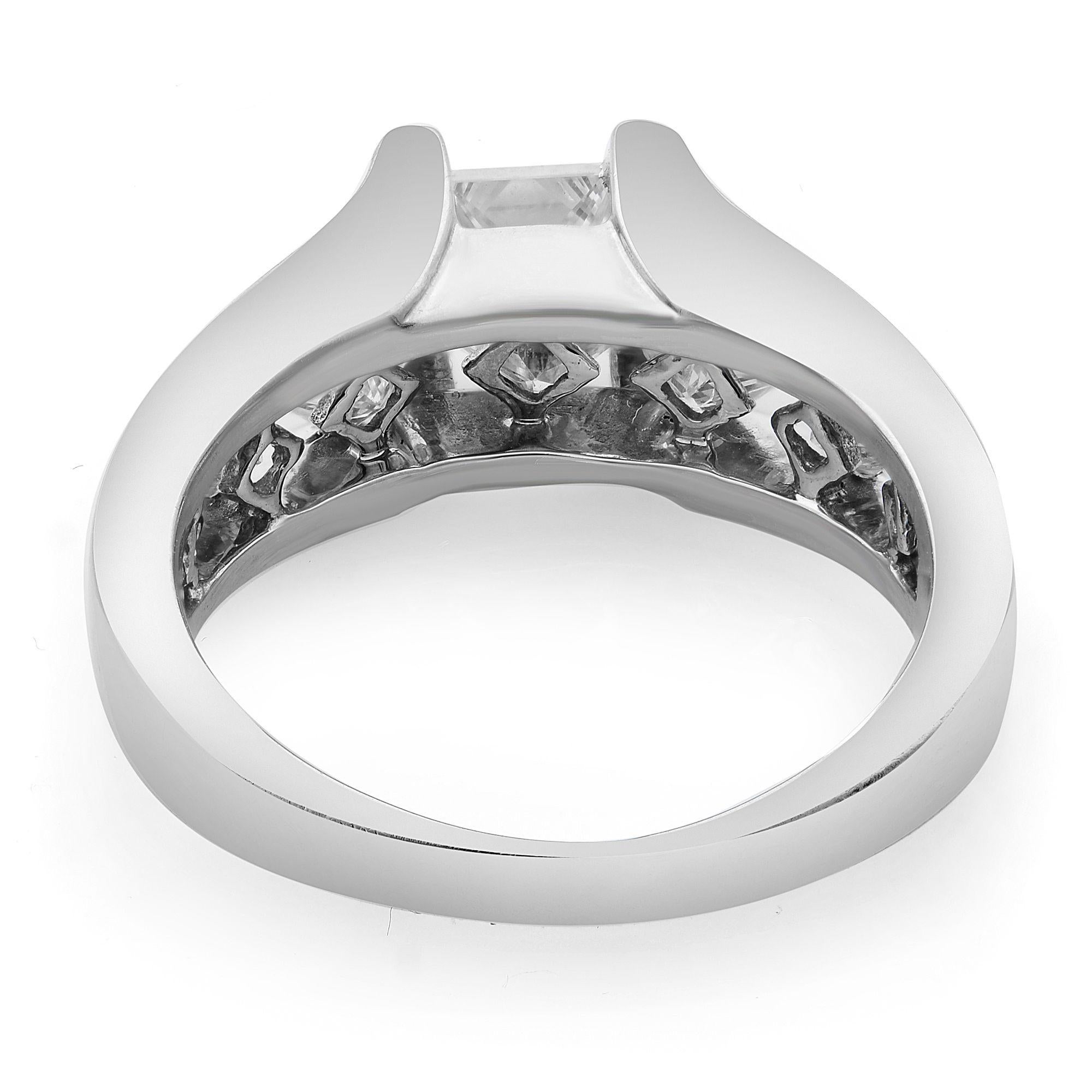 Modern 14 Karat White Gold Diamond Princess Cut Women's Engagement Ring 2.61 Carat For Sale