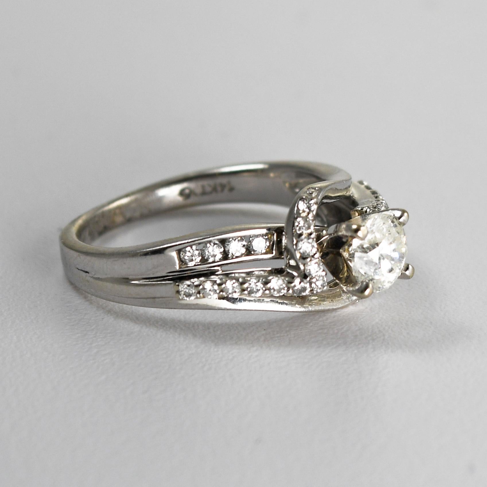 14k Weißgold Diamant Damen Ring .45 ct H Farbe SI2 Klarheit
Der Diamant in der Mitte ist ein runder Brillantschliff, 0,45 Karat, ,i , j, k Farbe, i2 Klarheit,  schneiden.
Es gibt kleine runde Diamanten im Brillantschliff an der Seite, 0,20 Karat
