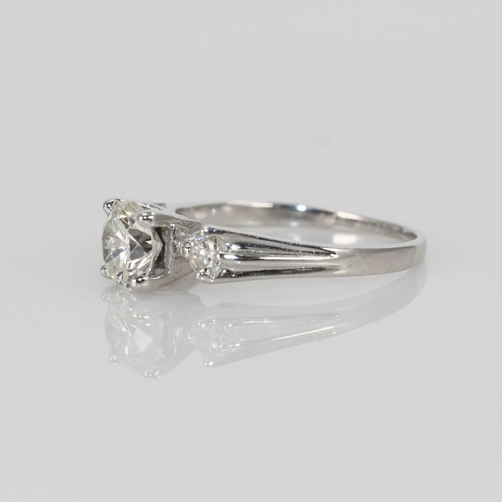 Taglio rotondo Anello con diamante in oro bianco 14K 0,75ct in vendita